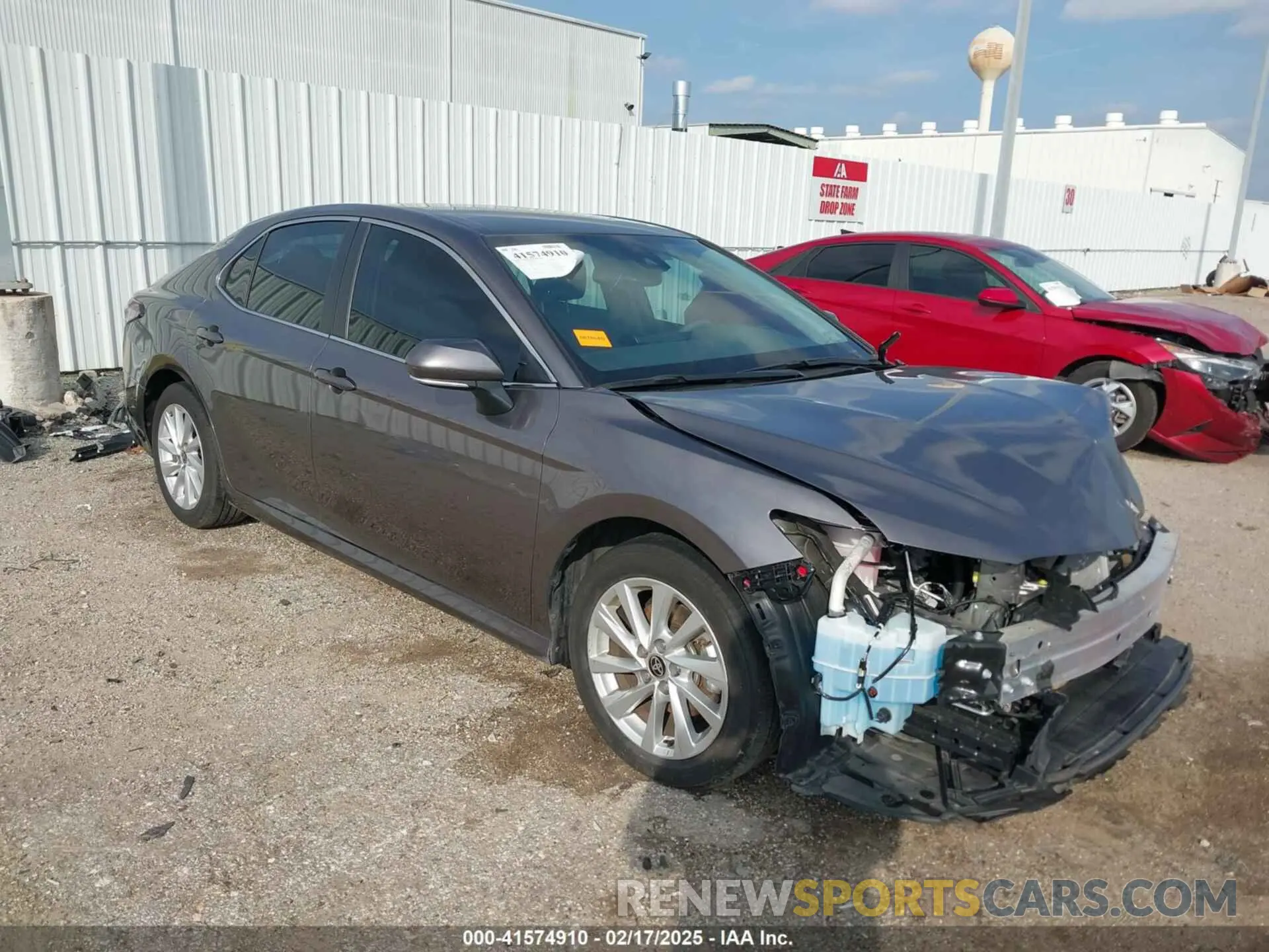 1 Photograph of a damaged car 4T1R11AK4RU224187 TOYOTA CAMRY 2024
