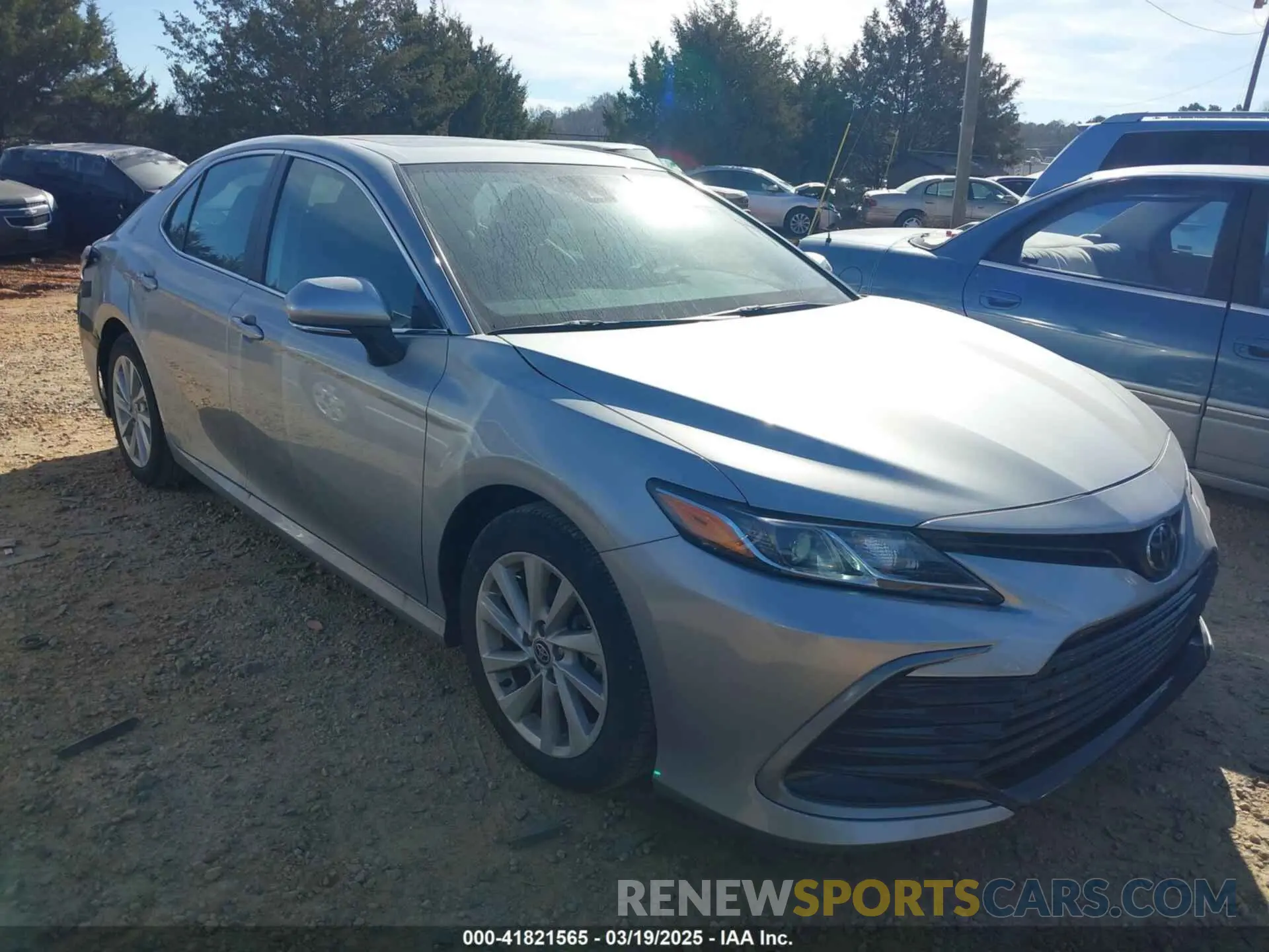 1 Photograph of a damaged car 4T1R11AK5RU253701 TOYOTA CAMRY 2024