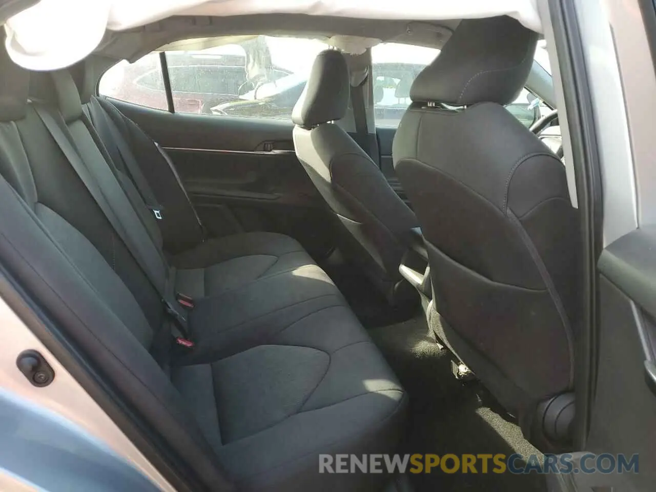10 Photograph of a damaged car 4T1R11AK6RU256171 TOYOTA CAMRY 2024