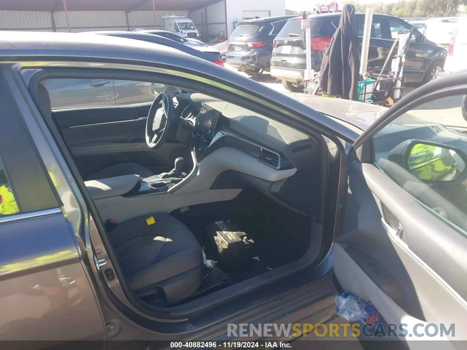 5 Photograph of a damaged car 4T1R11AK8RU855685 TOYOTA CAMRY 2024
