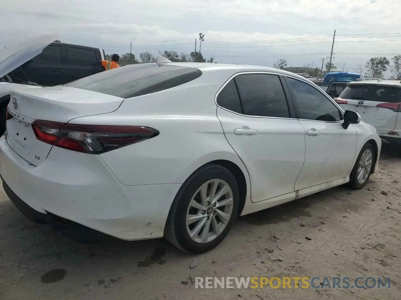 3 Photograph of a damaged car 4T1R11AK8RU873801 TOYOTA CAMRY 2024
