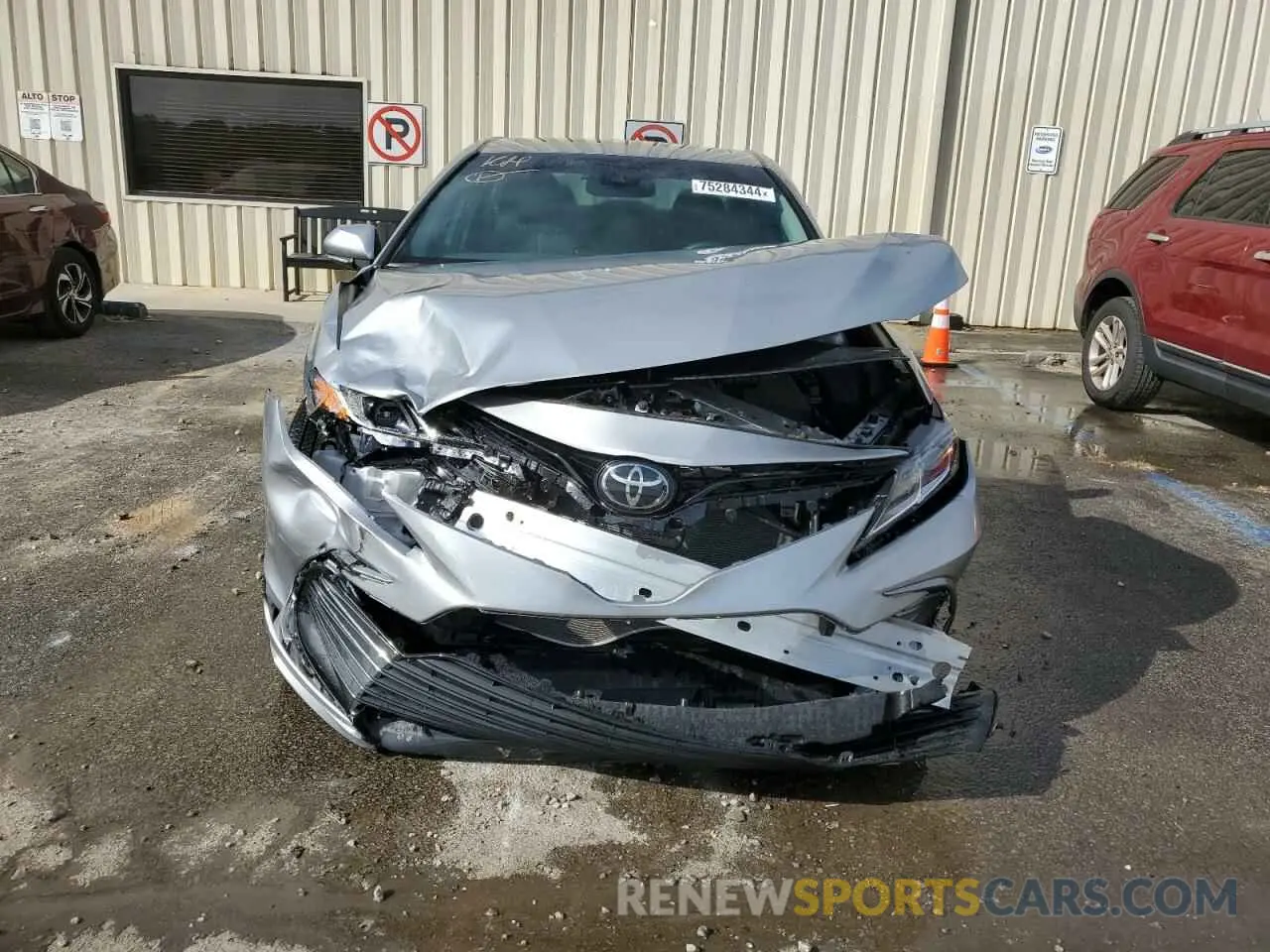5 Photograph of a damaged car 4T1R11AK8RU905498 TOYOTA CAMRY 2024