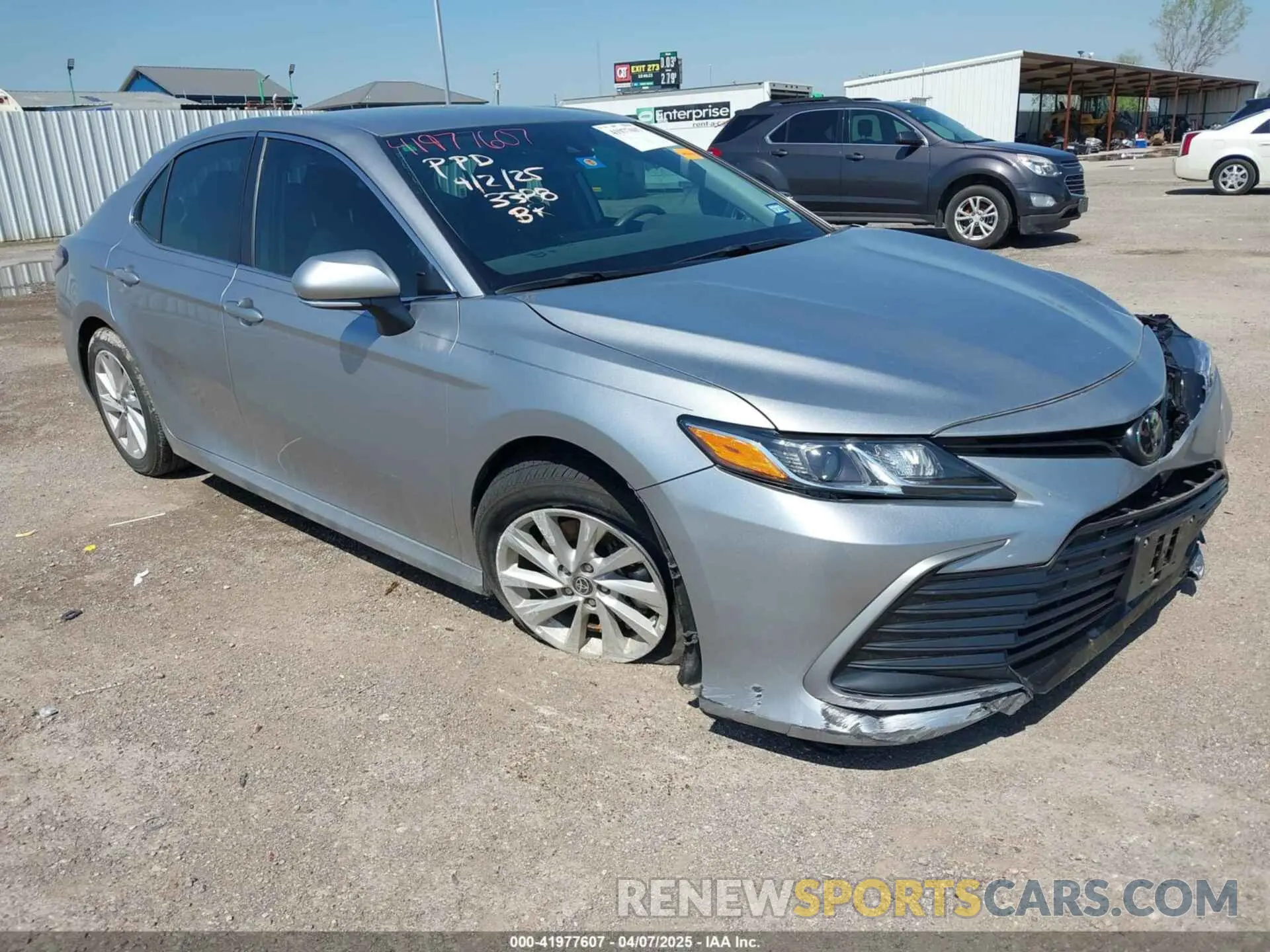 1 Photograph of a damaged car 4T1R11AKXRU883388 TOYOTA CAMRY 2024