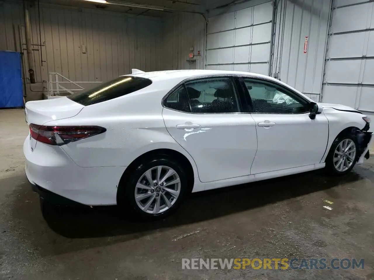 3 Photograph of a damaged car 4T1R11BKXRU131284 TOYOTA CAMRY 2024