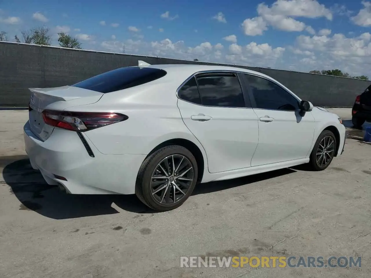 3 Photograph of a damaged car 4T1S11AK6RU241400 TOYOTA CAMRY 2024