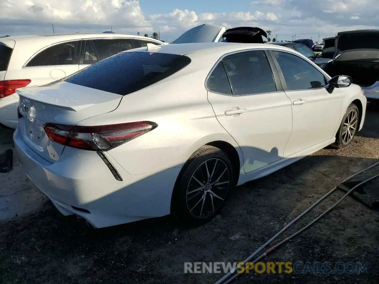 3 Photograph of a damaged car 4T1S11AKXRU238841 TOYOTA CAMRY 2024