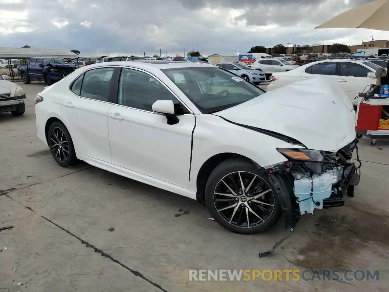 4 Photograph of a damaged car 4T1S31AK1RU062708 TOYOTA CAMRY 2024