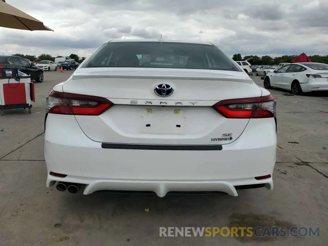 6 Photograph of a damaged car 4T1S31AK1RU062708 TOYOTA CAMRY 2024