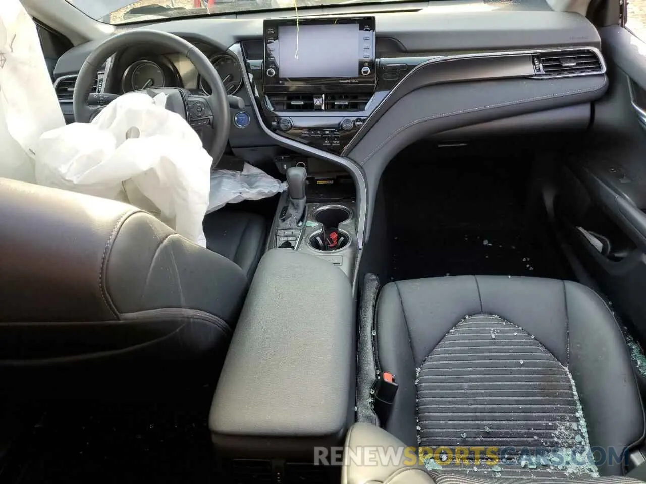 8 Photograph of a damaged car 4T1S31AK6RU071601 TOYOTA CAMRY 2024