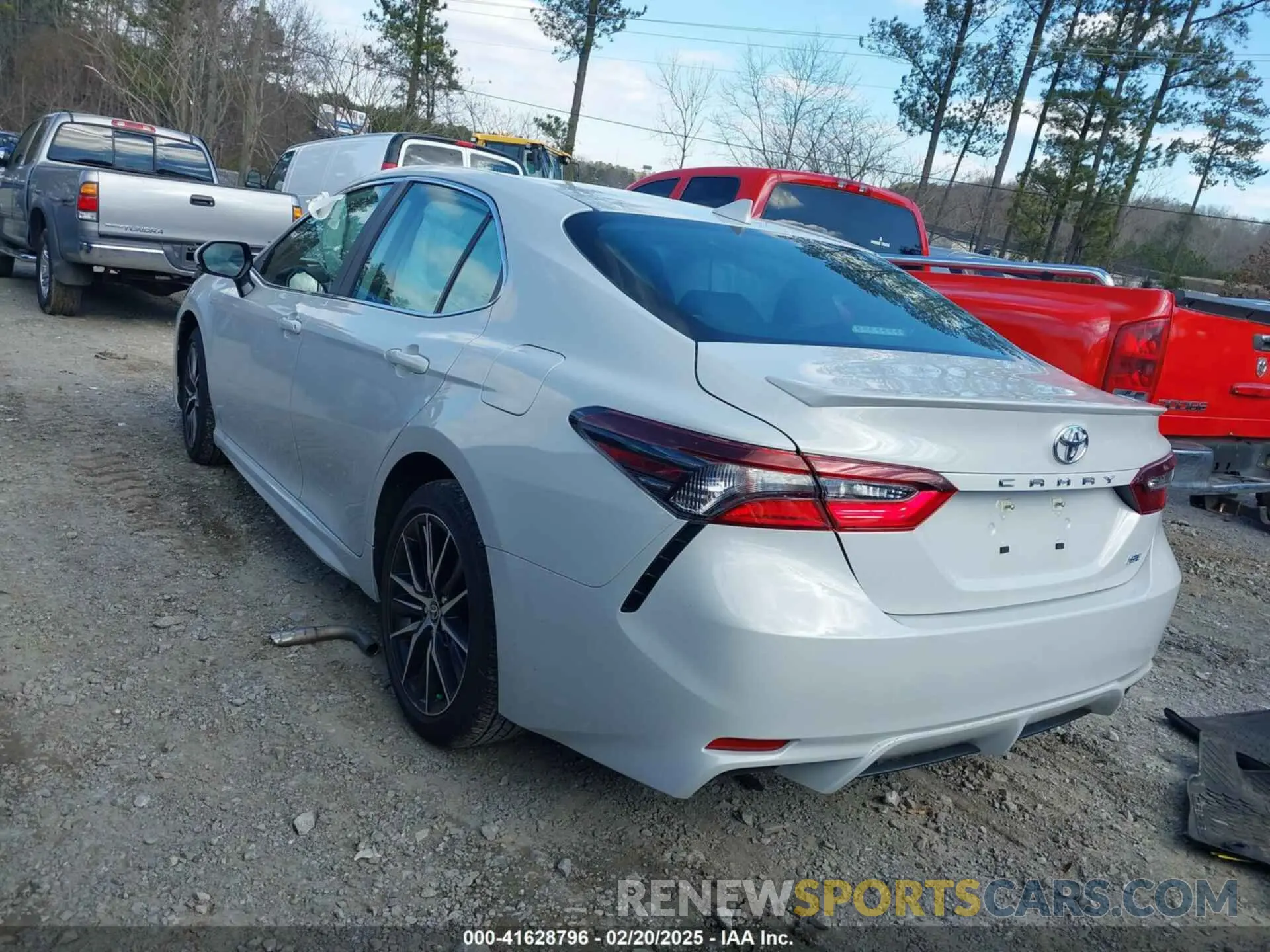 14 Photograph of a damaged car 4T1T11AK1RU206722 TOYOTA CAMRY 2024