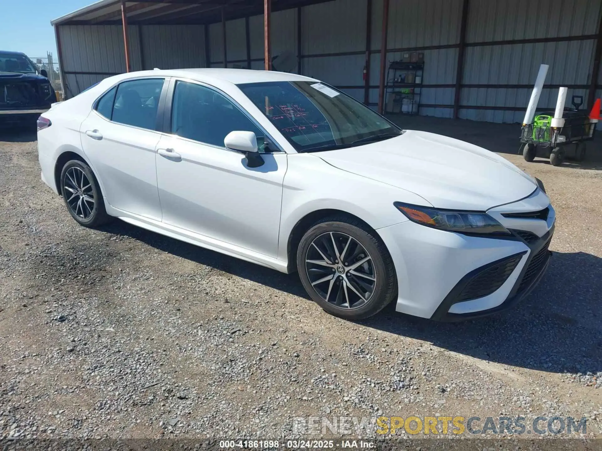1 Photograph of a damaged car 4T1T11AK1RU849586 TOYOTA CAMRY 2024