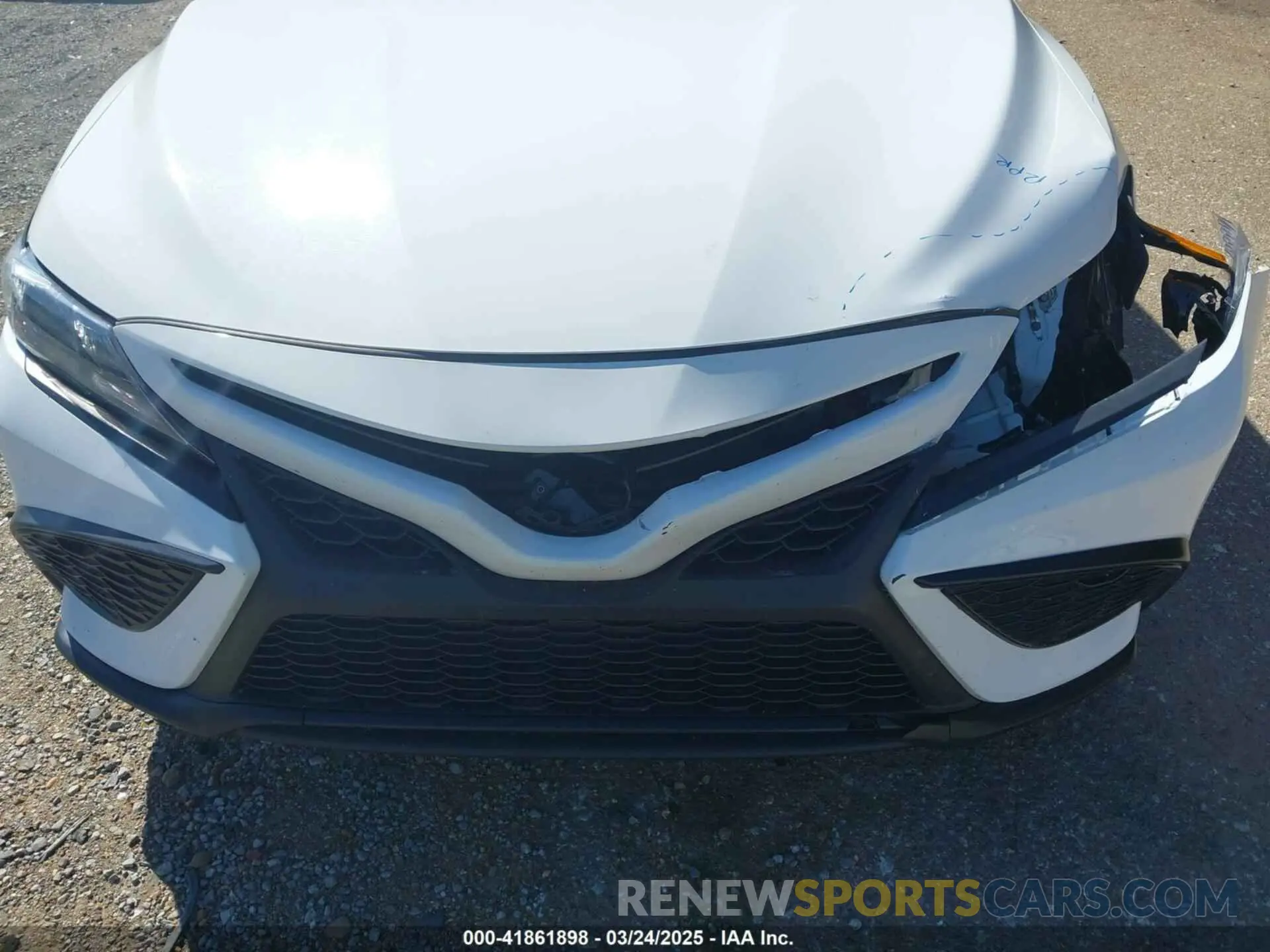 17 Photograph of a damaged car 4T1T11AK1RU849586 TOYOTA CAMRY 2024