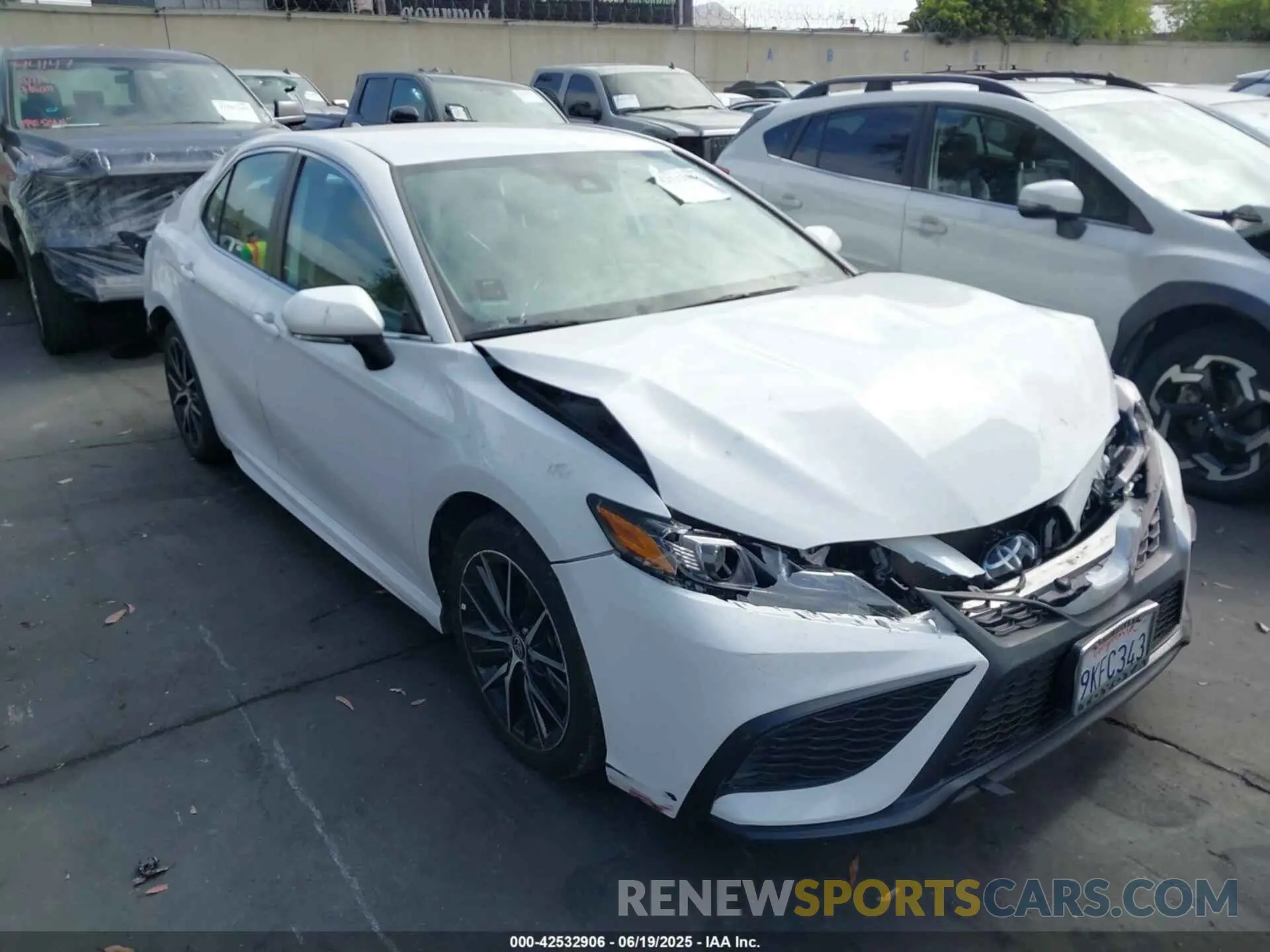 1 Photograph of a damaged car 4T1T11AK2RU867370 TOYOTA CAMRY 2024