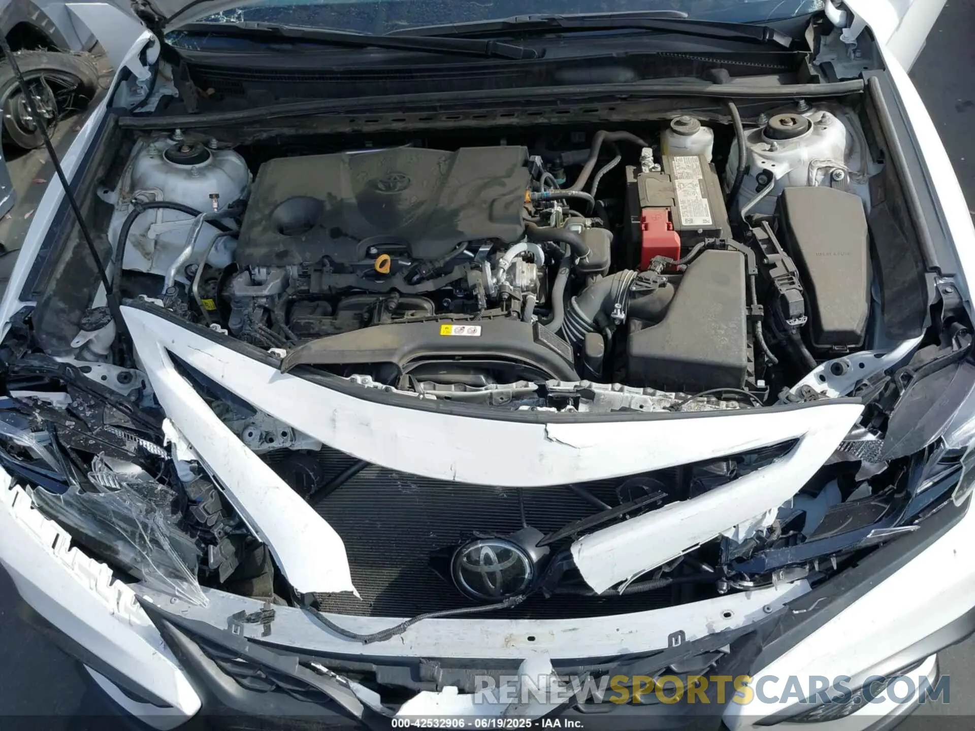 10 Photograph of a damaged car 4T1T11AK2RU867370 TOYOTA CAMRY 2024