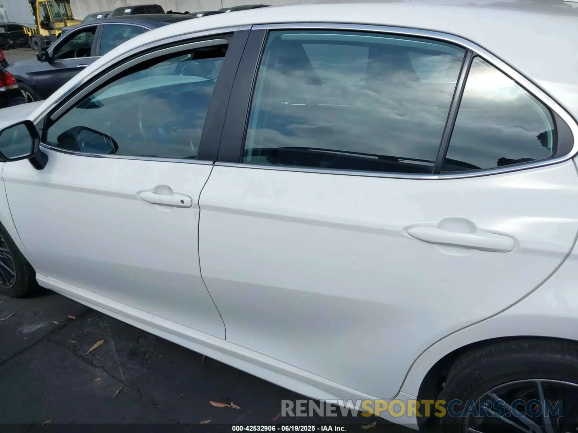 15 Photograph of a damaged car 4T1T11AK2RU867370 TOYOTA CAMRY 2024