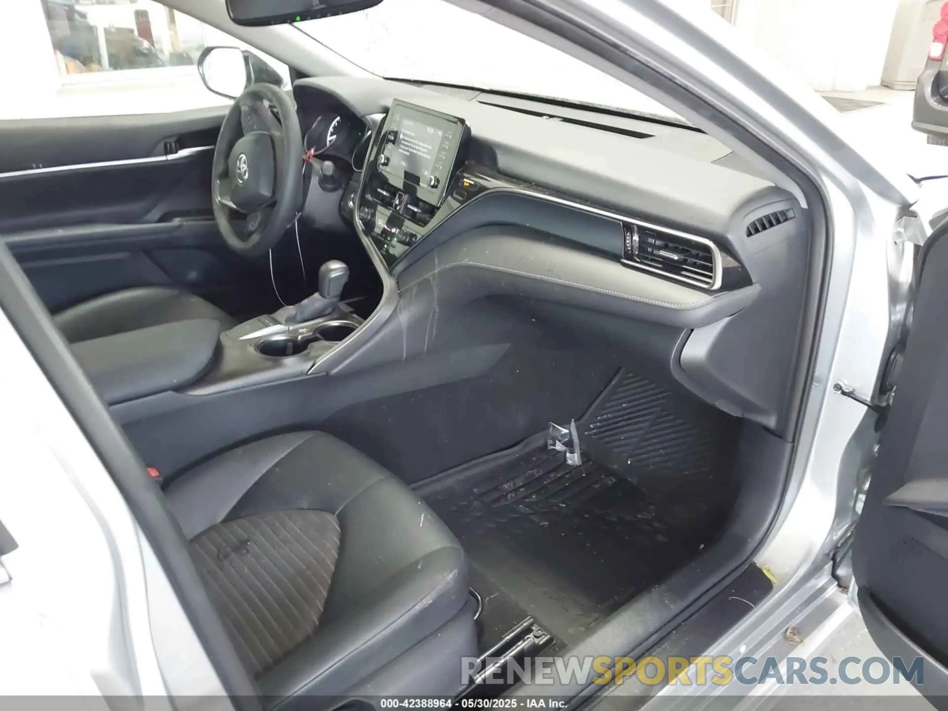 5 Photograph of a damaged car 4T1T11AK2RU918253 TOYOTA CAMRY 2024