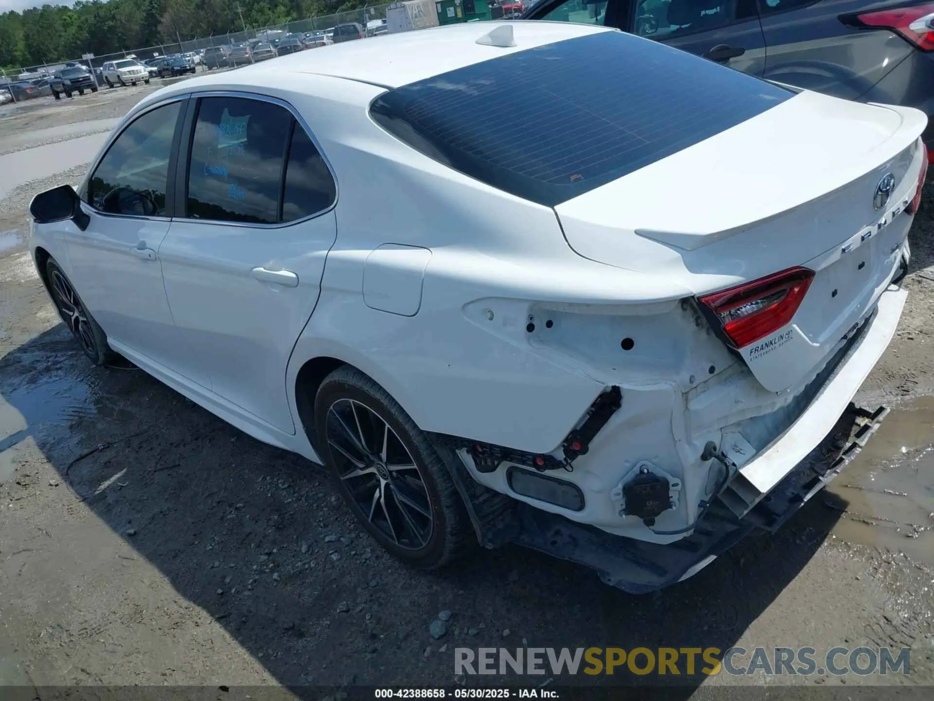 3 Photograph of a damaged car 4T1T11AK4RU897115 TOYOTA CAMRY 2024