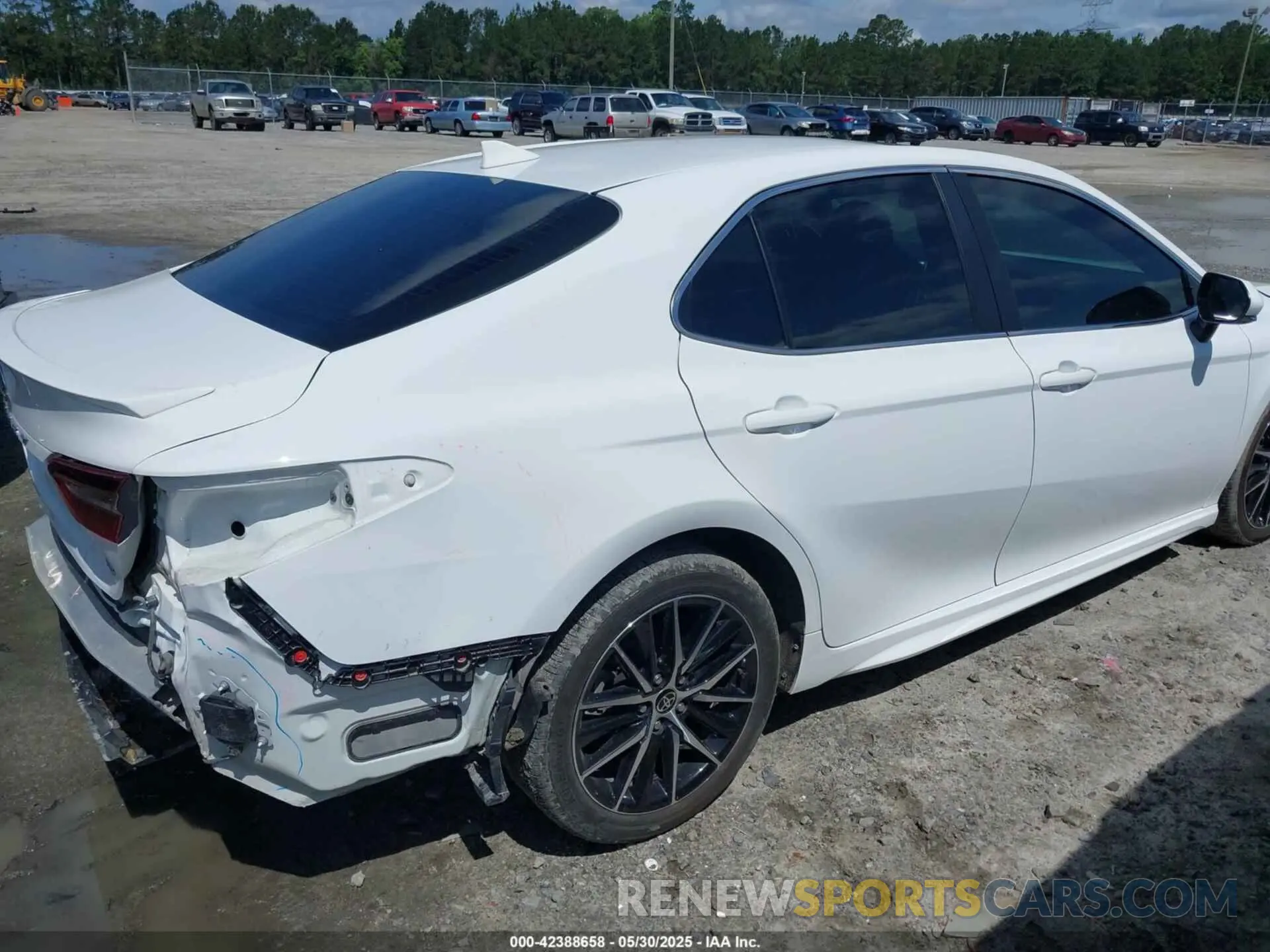 4 Photograph of a damaged car 4T1T11AK4RU897115 TOYOTA CAMRY 2024