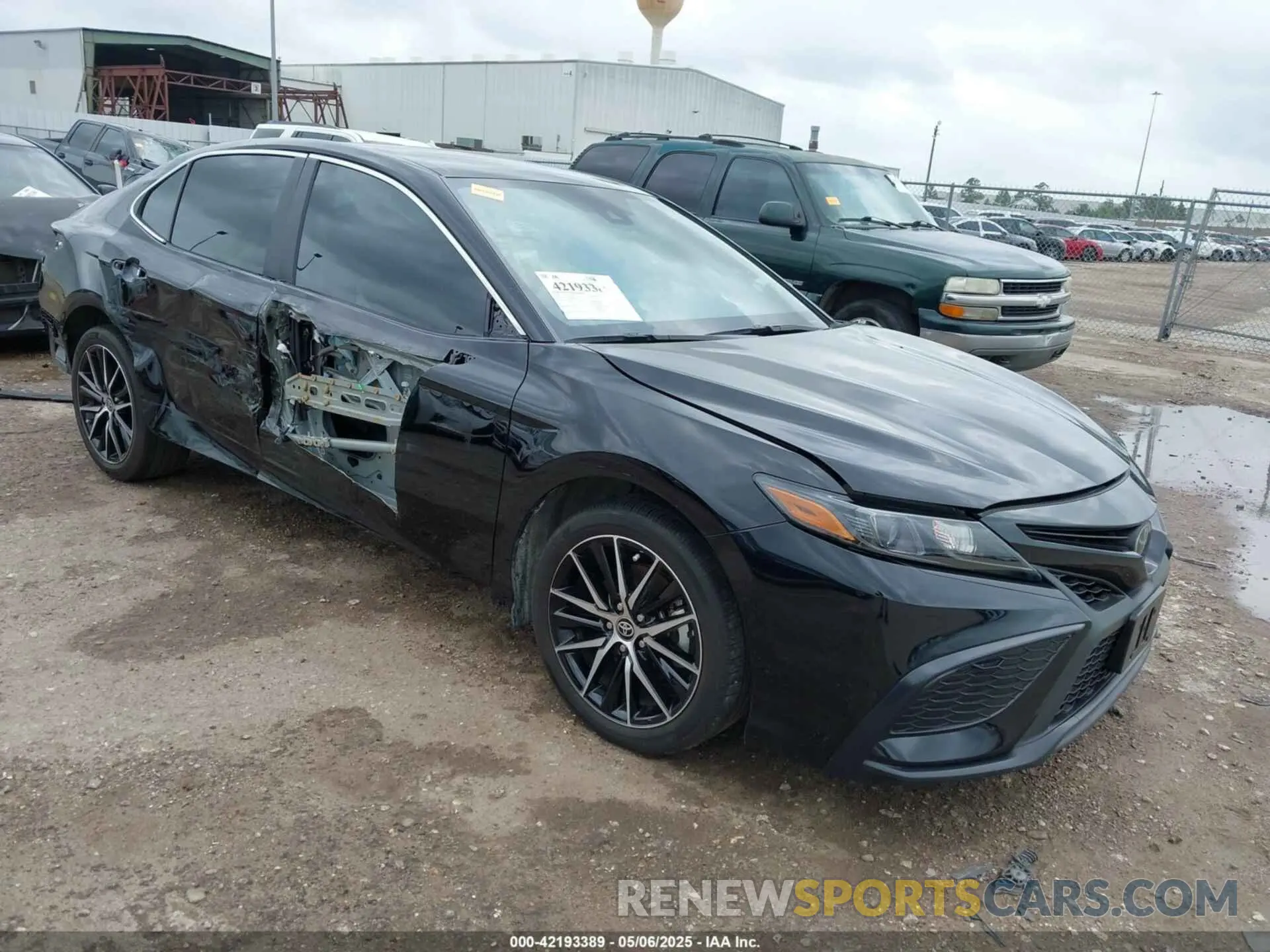 1 Photograph of a damaged car 4T1T11AK6RU865878 TOYOTA CAMRY 2024