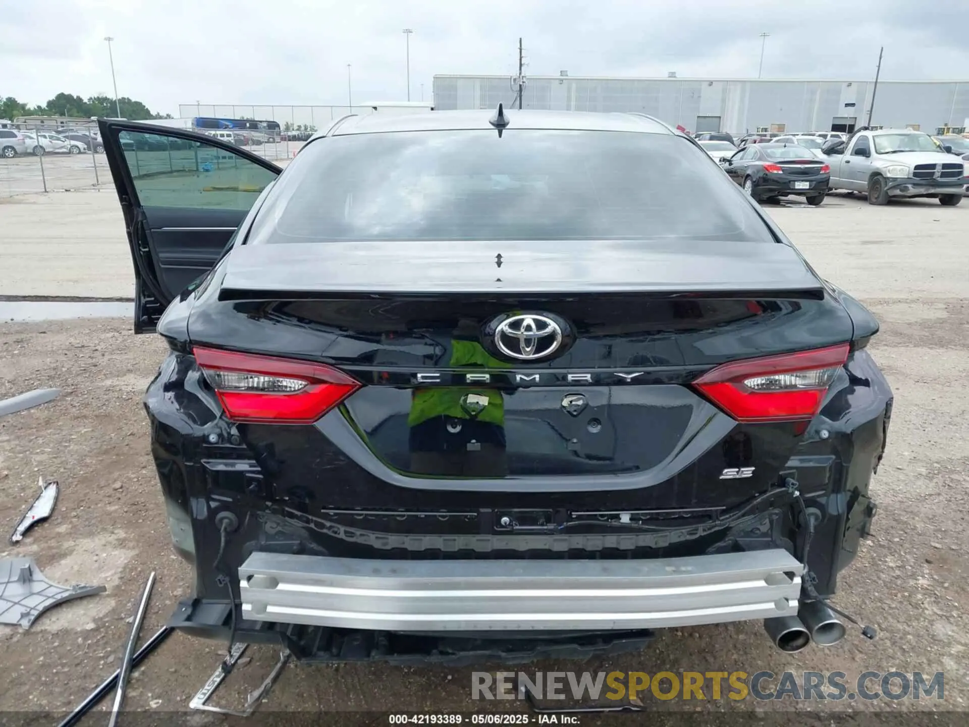 17 Photograph of a damaged car 4T1T11AK6RU865878 TOYOTA CAMRY 2024