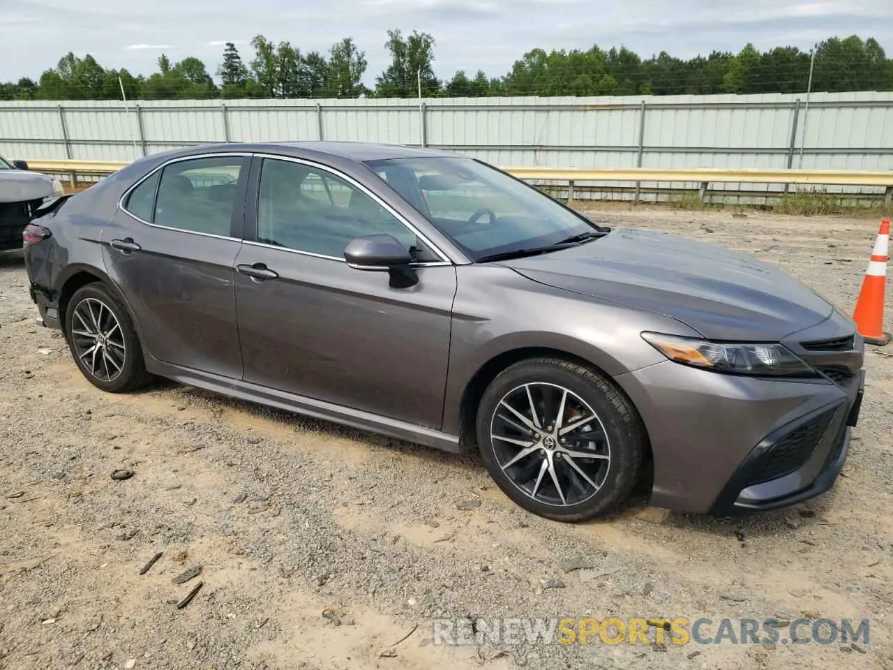 4 Photograph of a damaged car 4T1T11AK7RU907670 TOYOTA CAMRY 2024