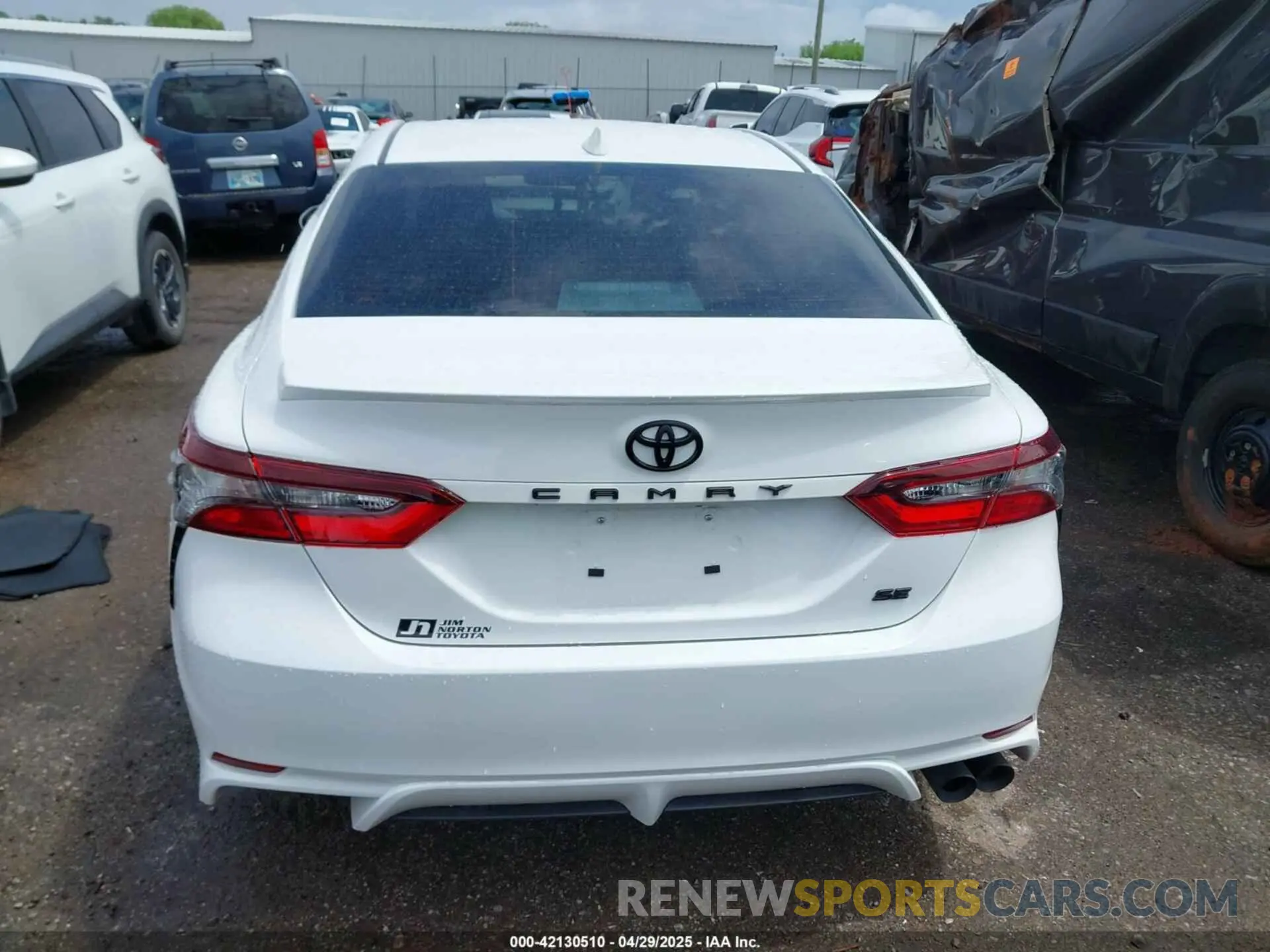 16 Photograph of a damaged car 4T1T11AK9RU908643 TOYOTA CAMRY 2024