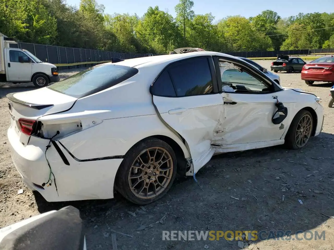 3 Photograph of a damaged car 4T1T31AK1RU077357 TOYOTA CAMRY 2024