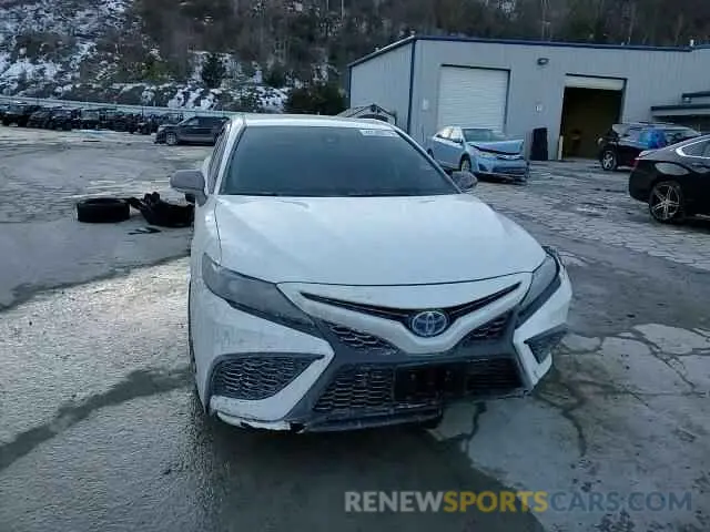11 Photograph of a damaged car 4T1T31AK3RU064559 TOYOTA CAMRY 2024