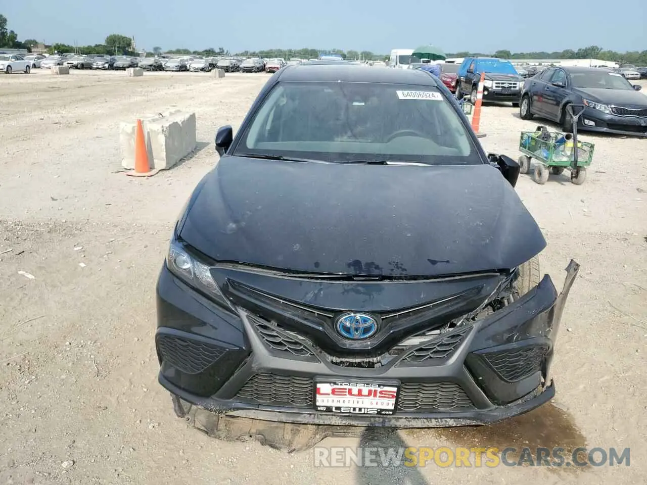 5 Photograph of a damaged car 4T1T31AK8RU069045 TOYOTA CAMRY 2024