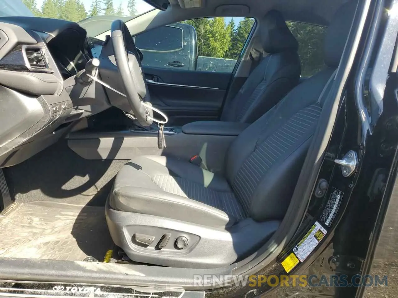 7 Photograph of a damaged car 4T1T31AK9RU060998 TOYOTA CAMRY 2024