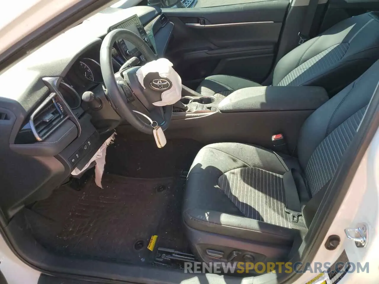 7 Photograph of a damaged car 4T1T31AKXRU066390 TOYOTA CAMRY 2024