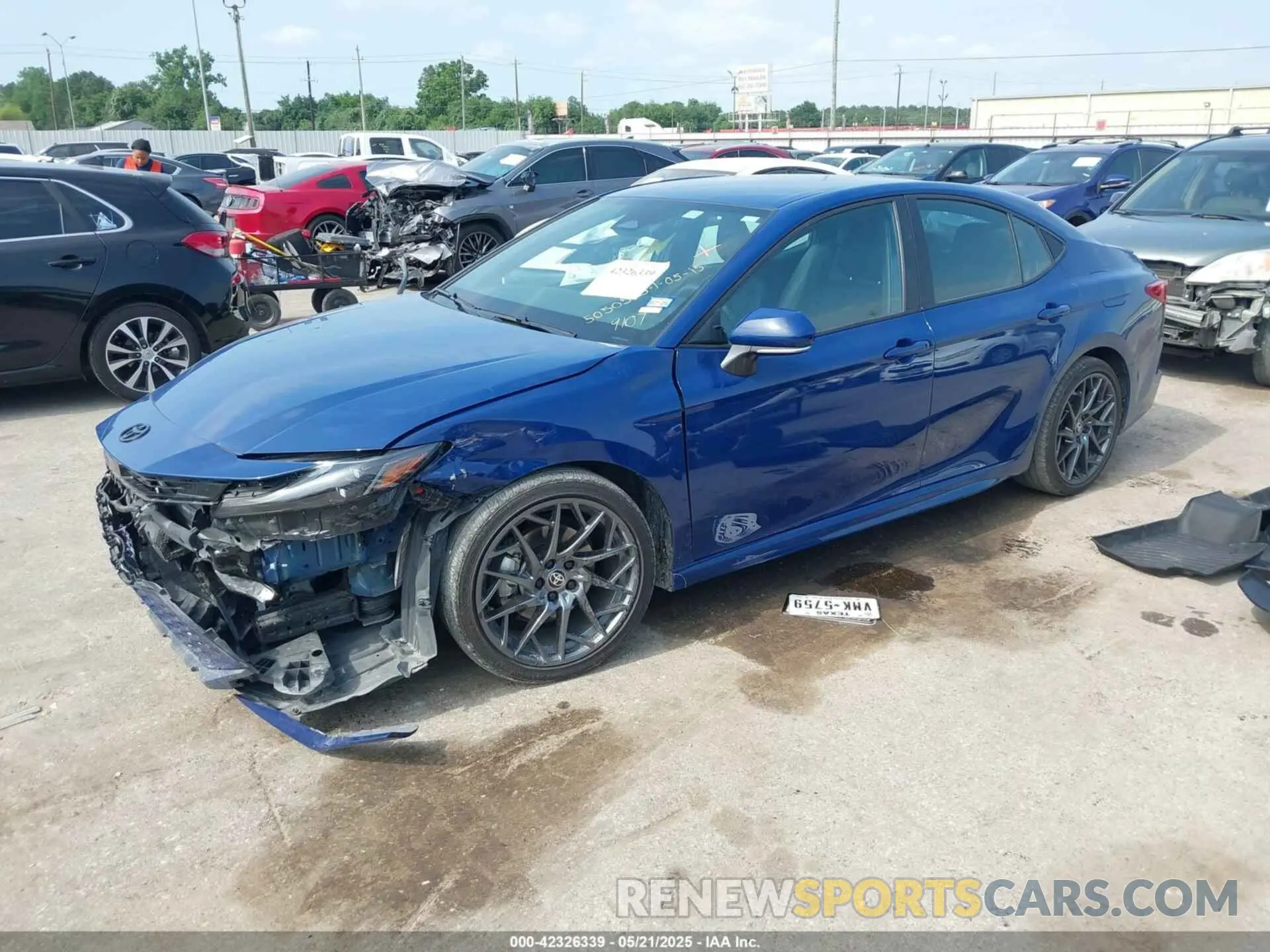 2 Photograph of a damaged car 4T1DAACK0SU019107 TOYOTA CAMRY 2025