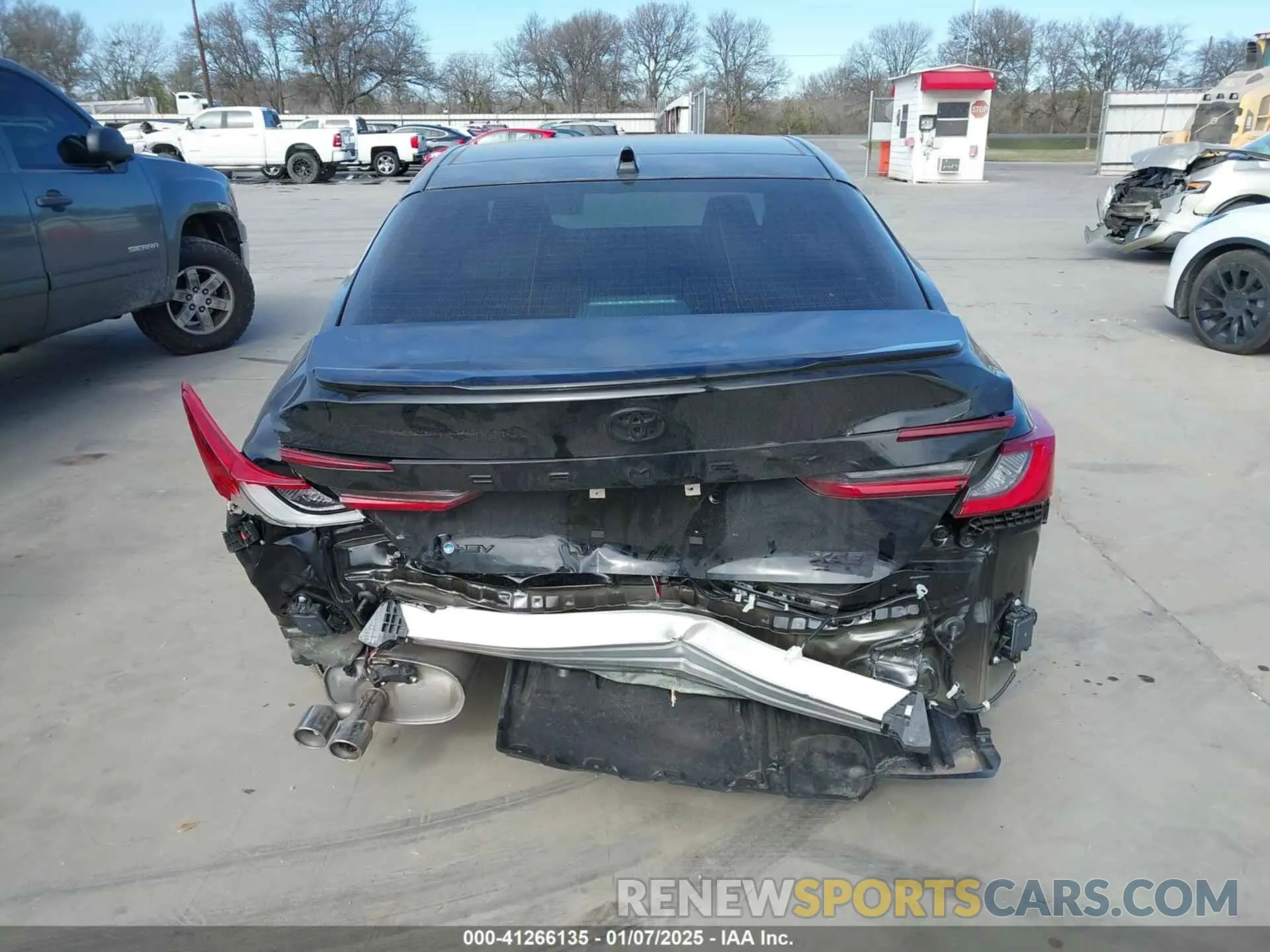 17 Photograph of a damaged car 4T1DAACK0SU019818 TOYOTA CAMRY 2025