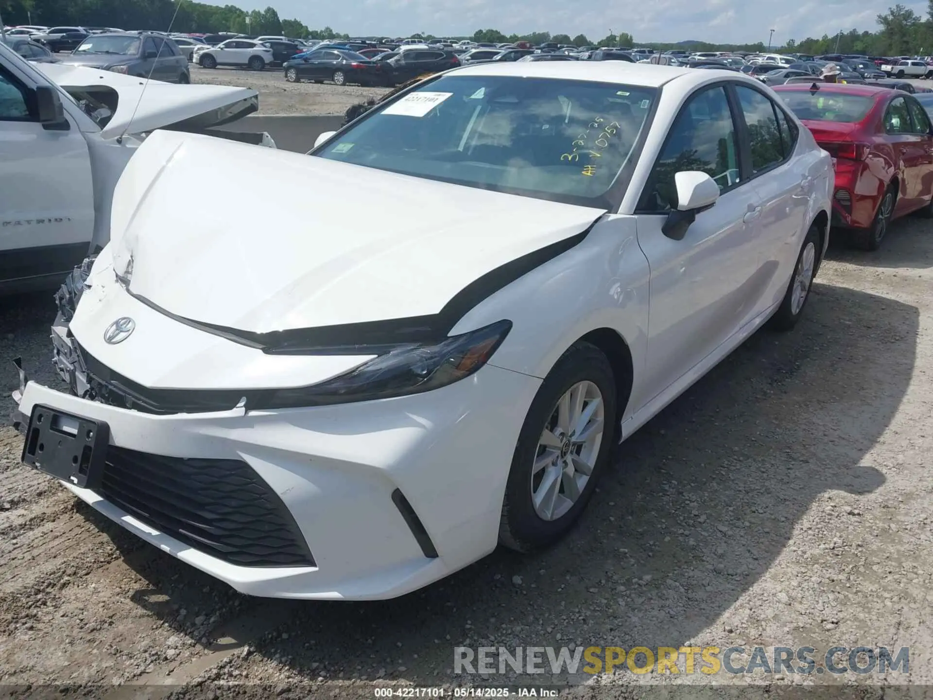 2 Photograph of a damaged car 4T1DAACK0SU020757 TOYOTA CAMRY 2025