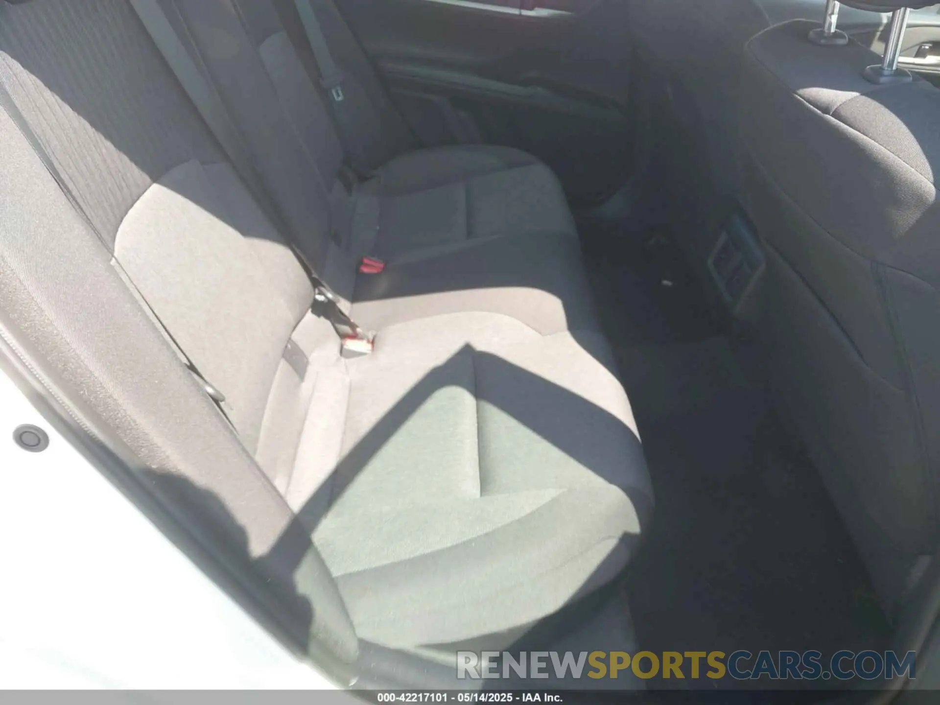 8 Photograph of a damaged car 4T1DAACK0SU020757 TOYOTA CAMRY 2025