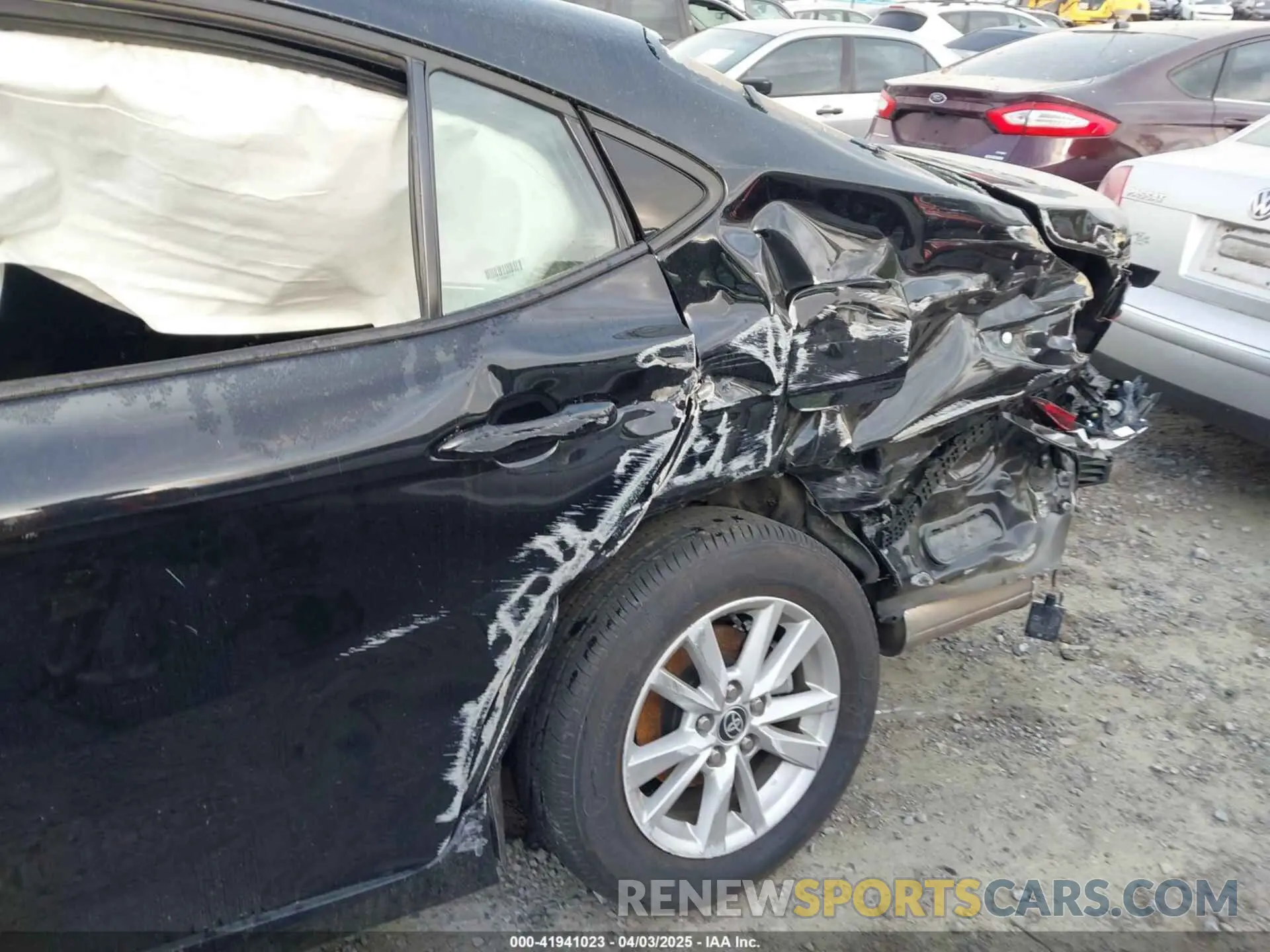 6 Photograph of a damaged car 4T1DAACK0SU028406 TOYOTA CAMRY 2025