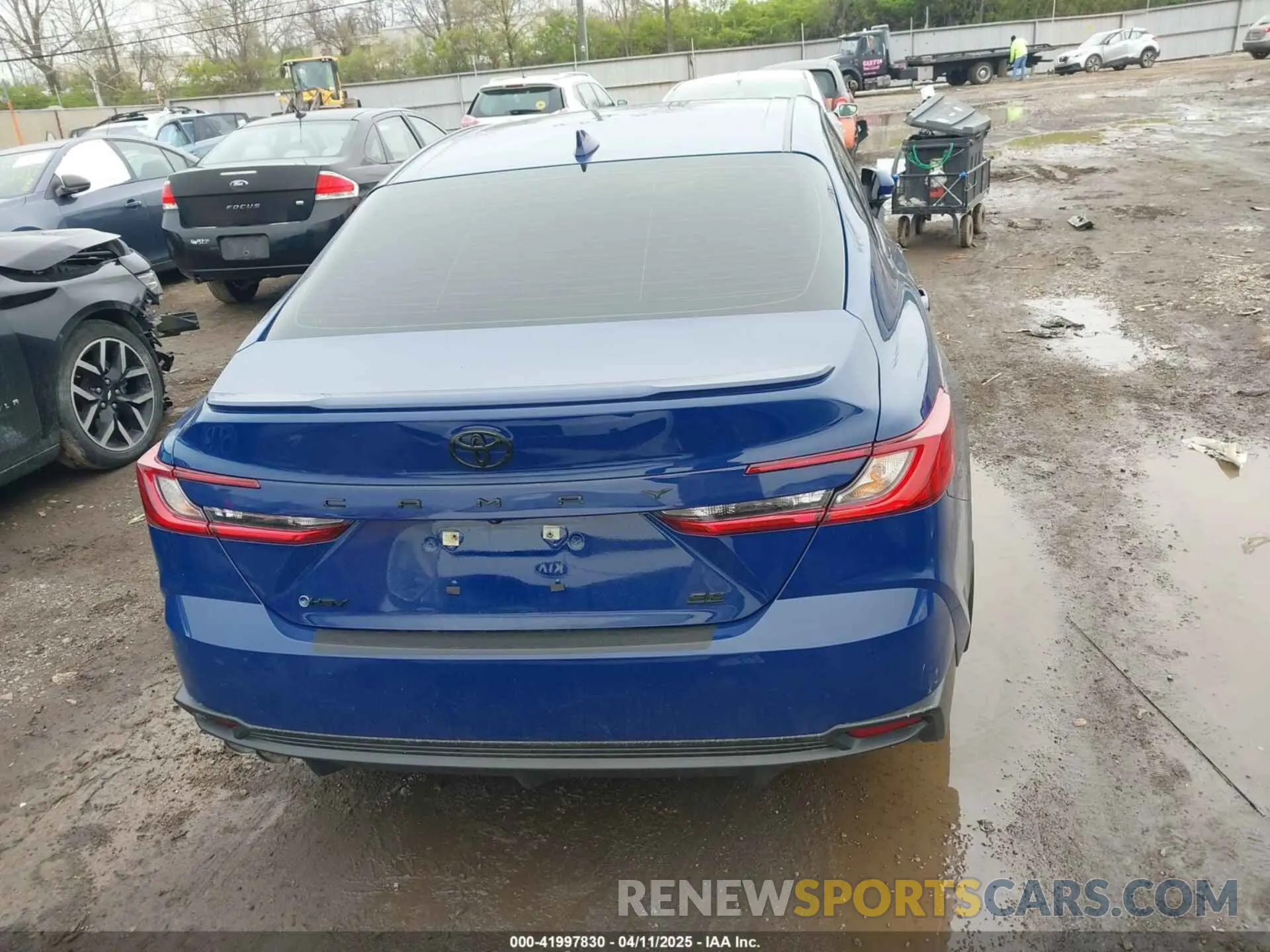 17 Photograph of a damaged car 4T1DAACK0SU042306 TOYOTA CAMRY 2025