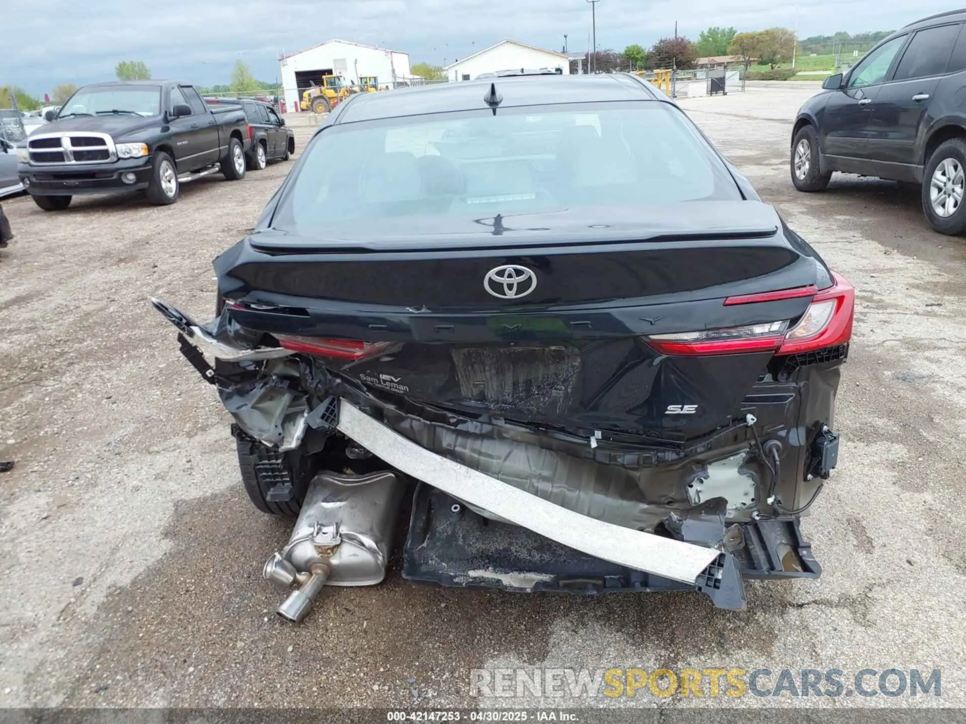 17 Photograph of a damaged car 4T1DAACK0SU057646 TOYOTA CAMRY 2025