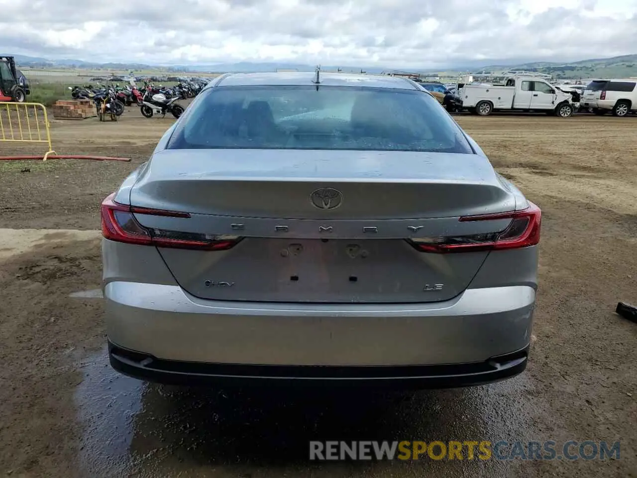 6 Photograph of a damaged car 4T1DAACK0SU073104 TOYOTA CAMRY 2025