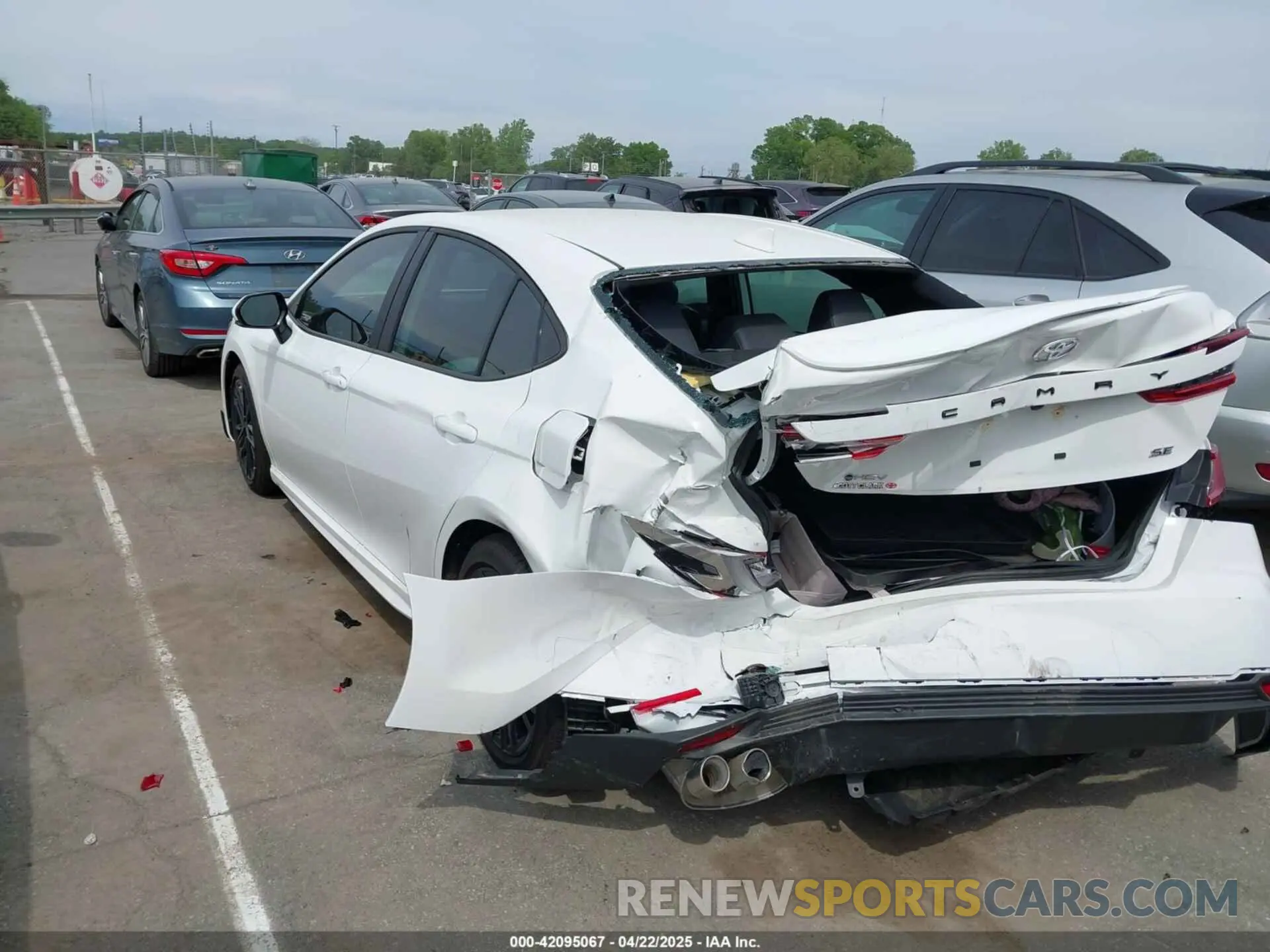 3 Photograph of a damaged car 4T1DAACK0SU076570 TOYOTA CAMRY 2025