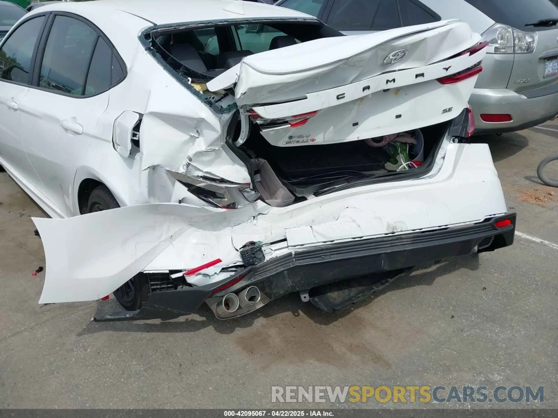 6 Photograph of a damaged car 4T1DAACK0SU076570 TOYOTA CAMRY 2025