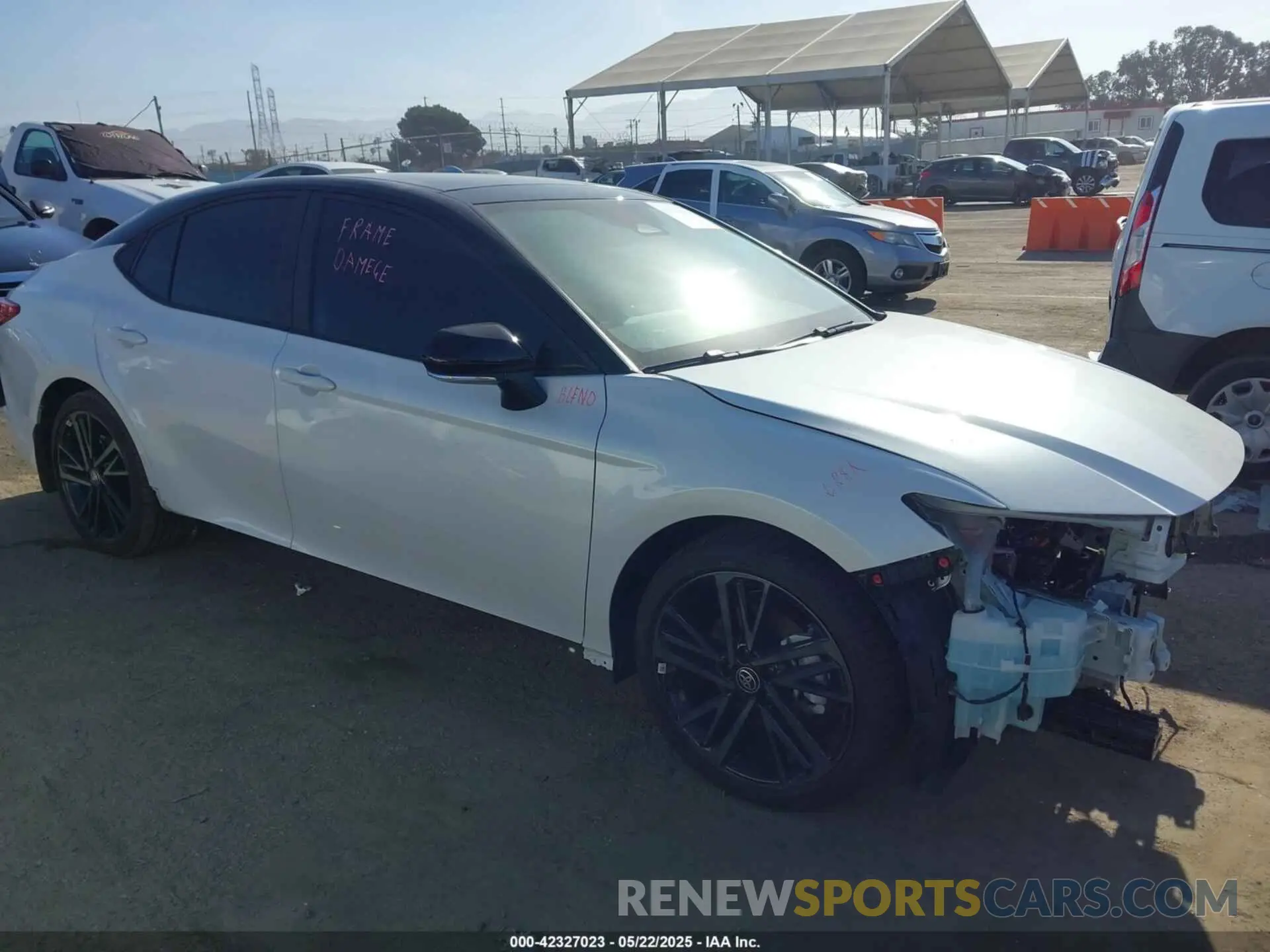 1 Photograph of a damaged car 4T1DAACK0SU082143 TOYOTA CAMRY 2025
