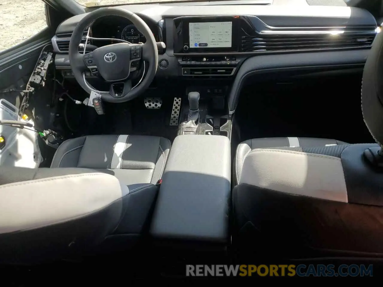 8 Photograph of a damaged car 4T1DAACK0SU082661 TOYOTA CAMRY 2025