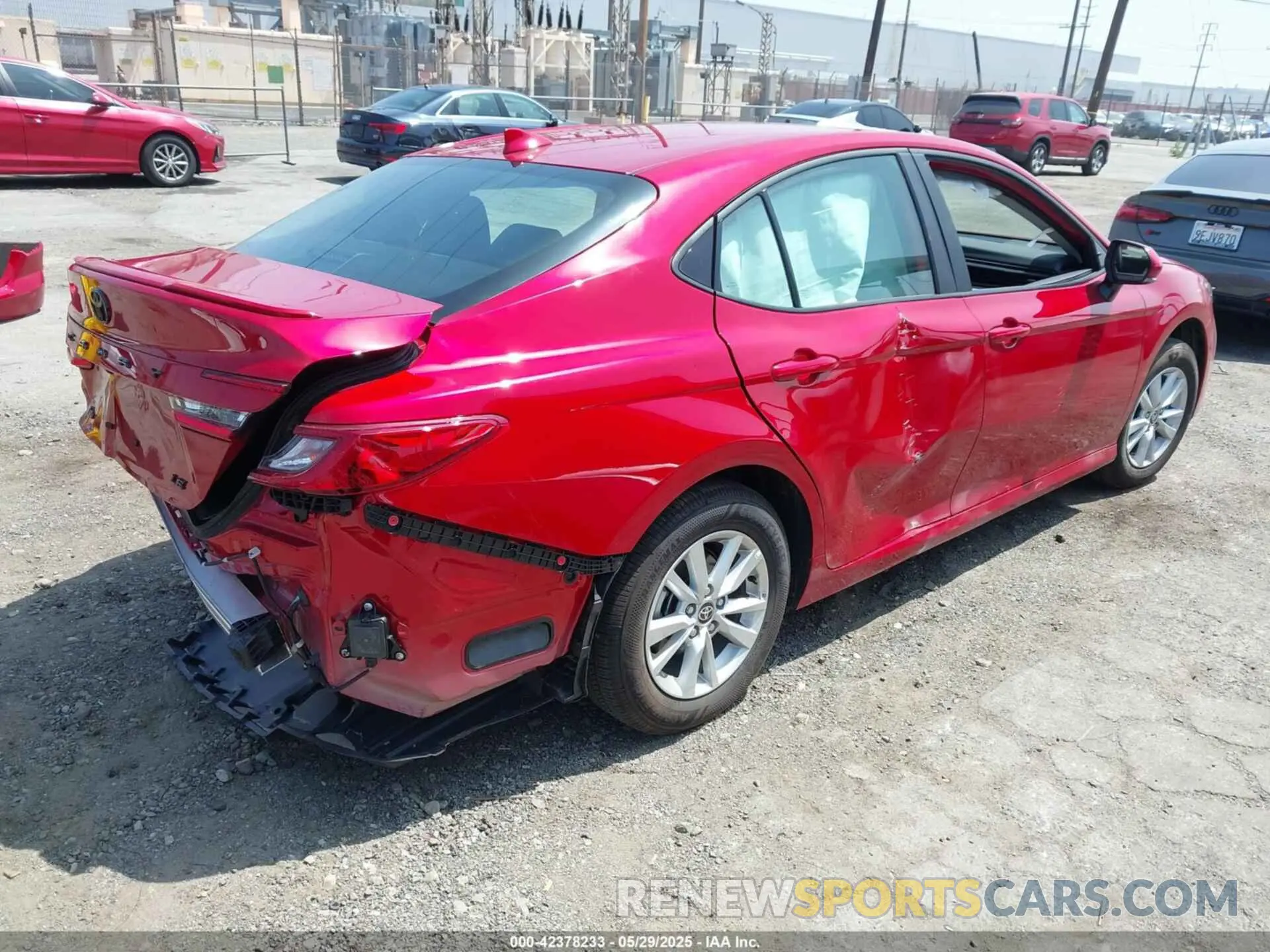 4 Photograph of a damaged car 4T1DAACK0SU135777 TOYOTA CAMRY 2025