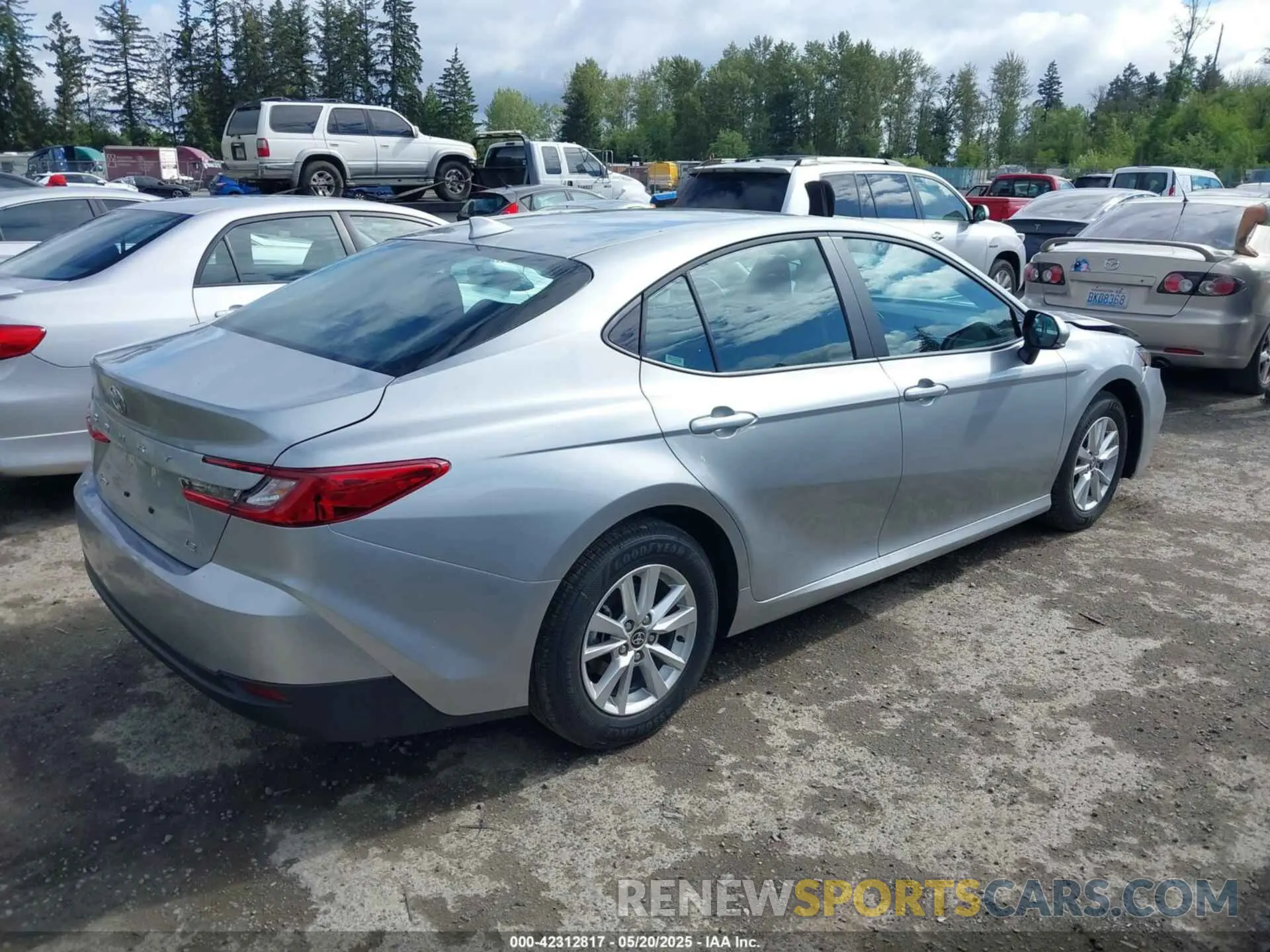 4 Photograph of a damaged car 4T1DAACK0SU144060 TOYOTA CAMRY 2025