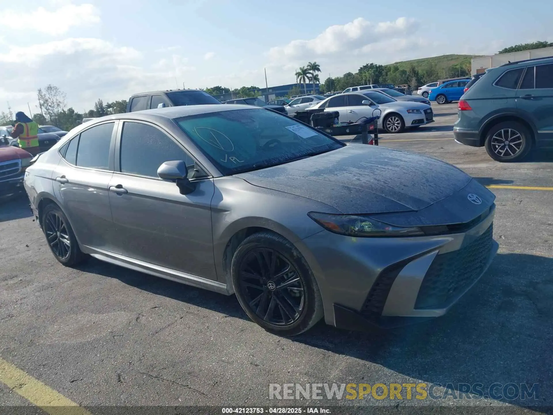 1 Photograph of a damaged car 4T1DAACK0SU500801 TOYOTA CAMRY 2025