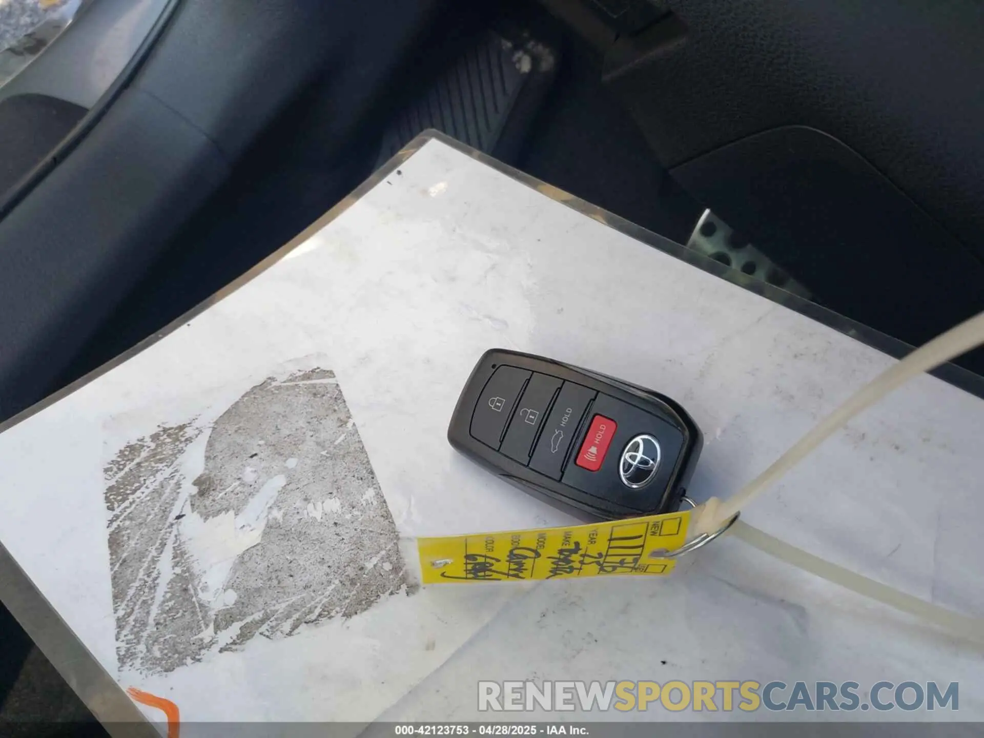 11 Photograph of a damaged car 4T1DAACK0SU500801 TOYOTA CAMRY 2025