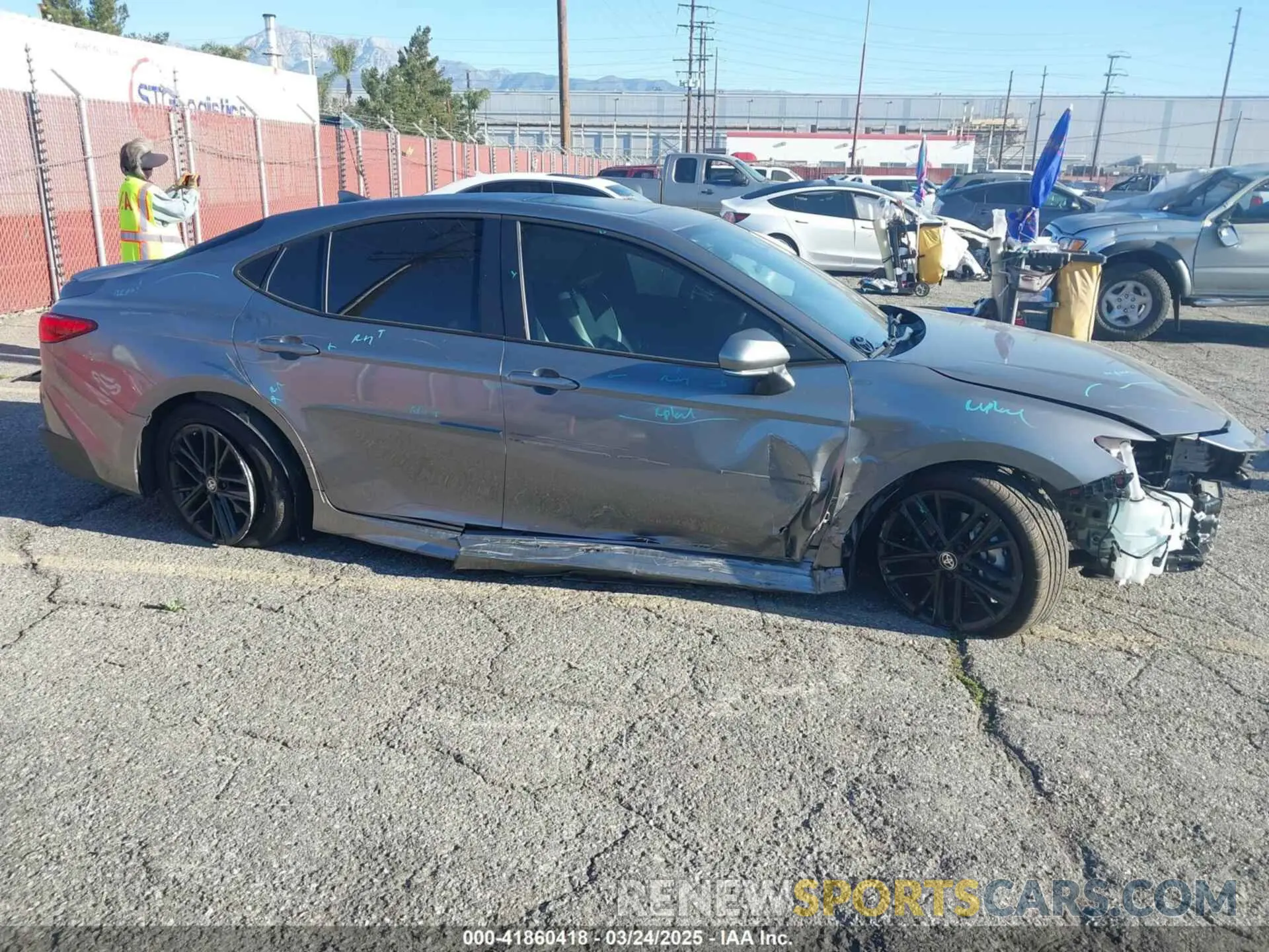 14 Photograph of a damaged car 4T1DAACK0SU512592 TOYOTA CAMRY 2025