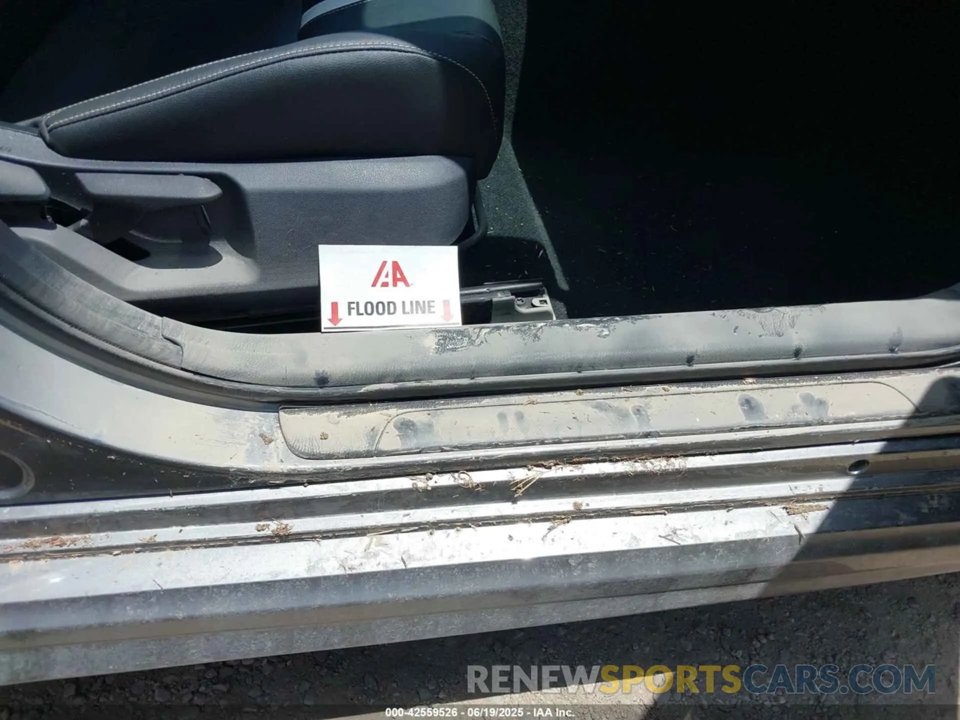 6 Photograph of a damaged car 4T1DAACK0SU525049 TOYOTA CAMRY 2025