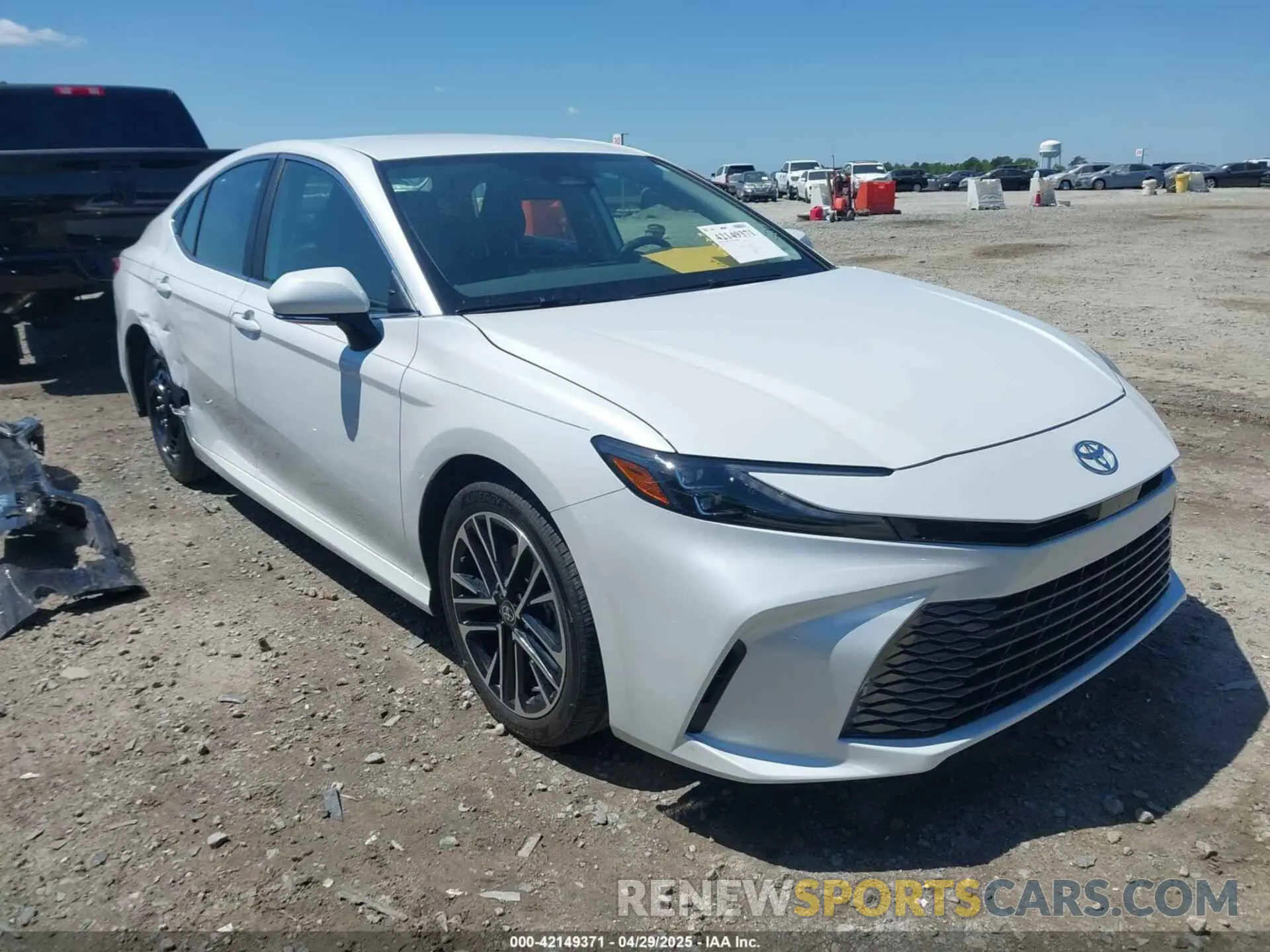 1 Photograph of a damaged car 4T1DAACK0SU526749 TOYOTA CAMRY 2025